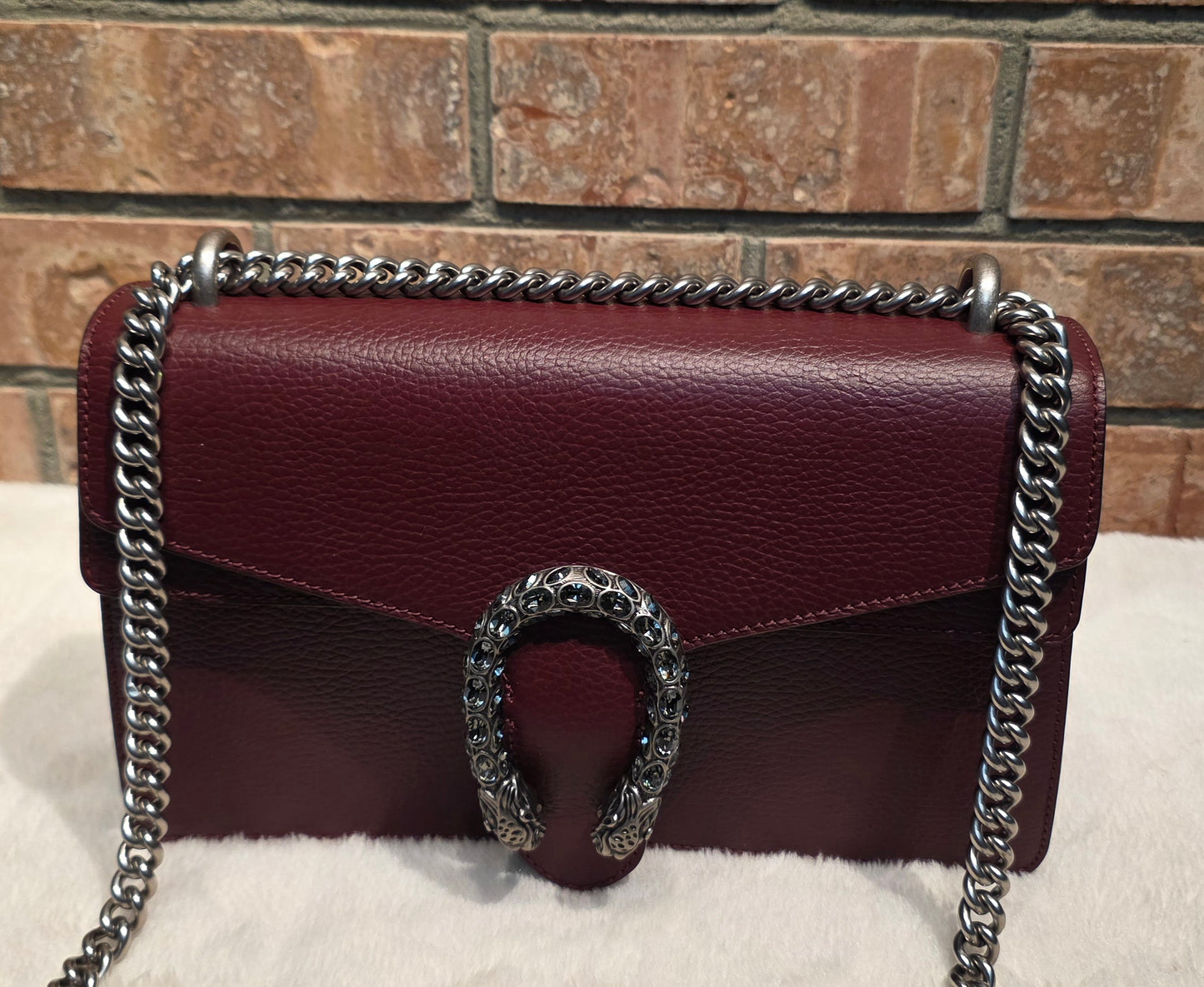 Authentic Gucci Dionysus Shoulder Bag in Burgundy