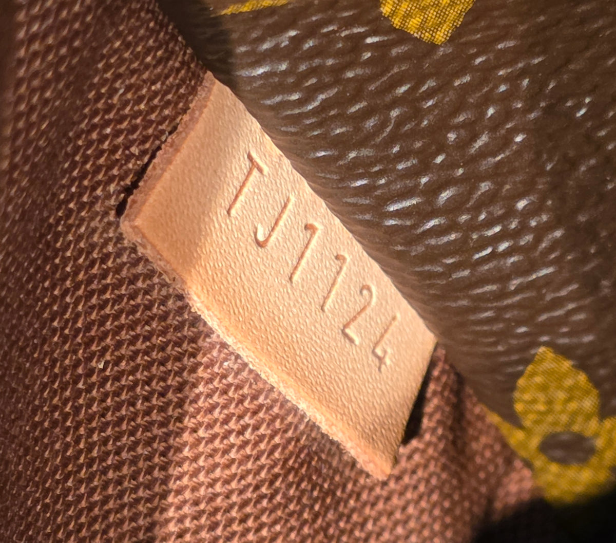 Authentic Louis Vuitton Totally MM Monogram
