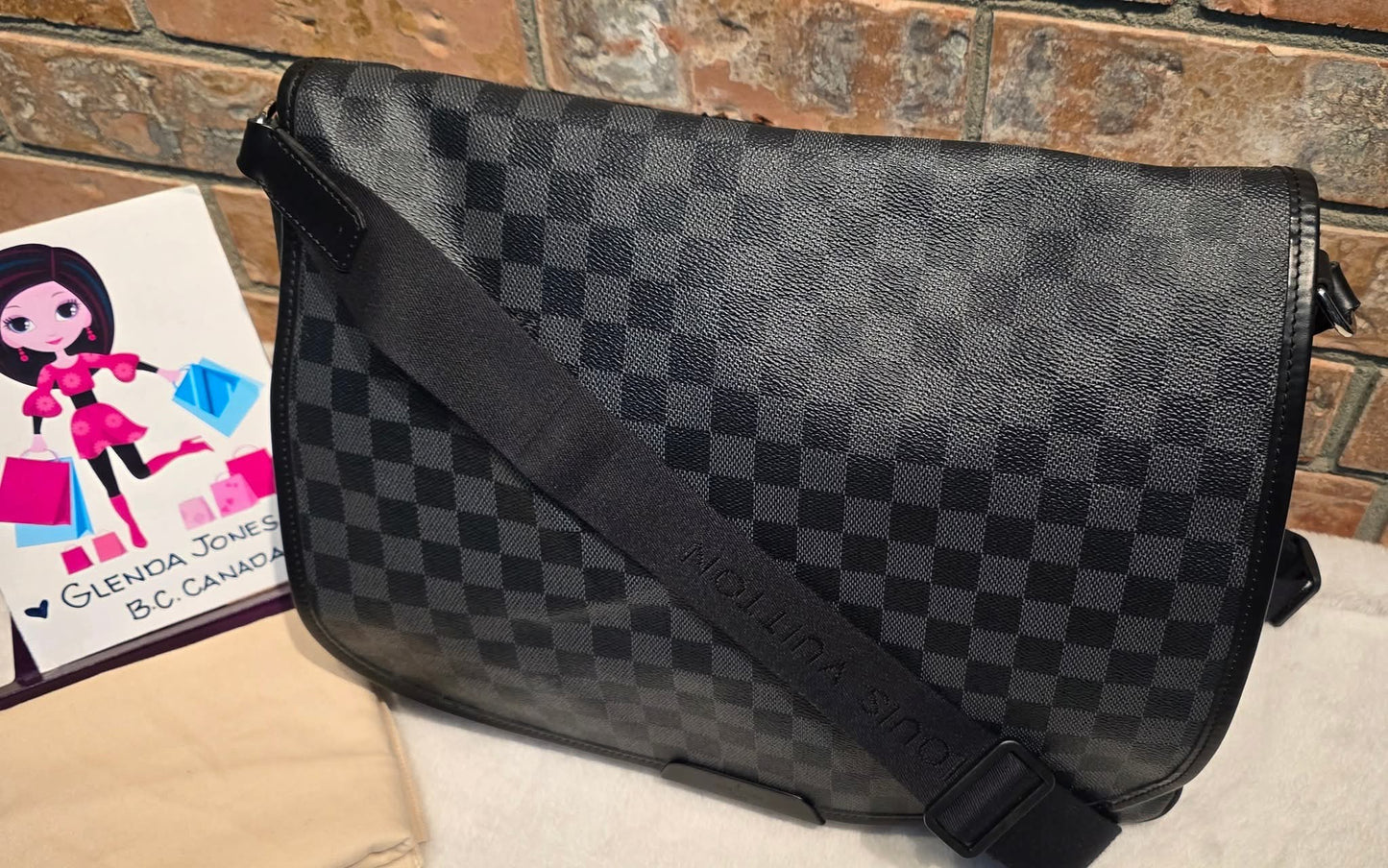 Authentic Louis Vuitton Daniel GM Damier Graphite