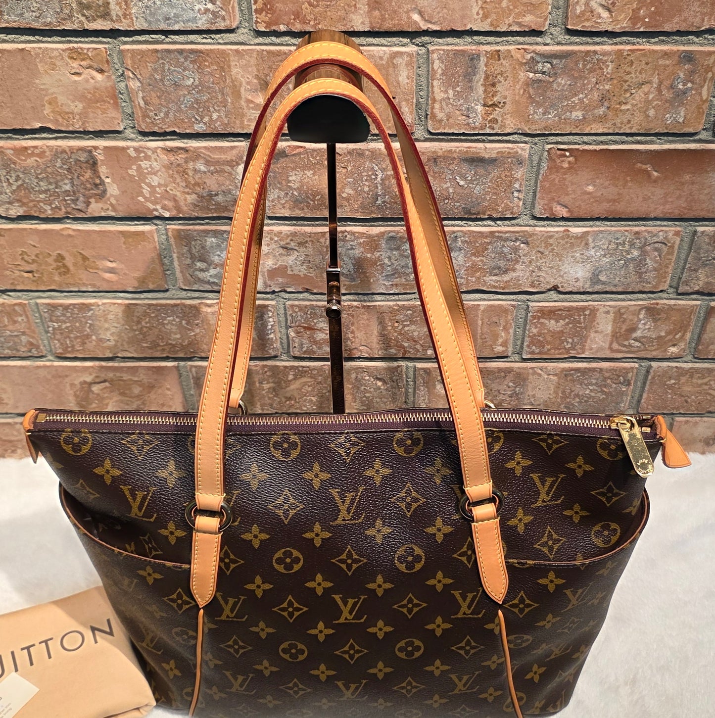 Authentic Louis Vuitton Totally MM Monogram