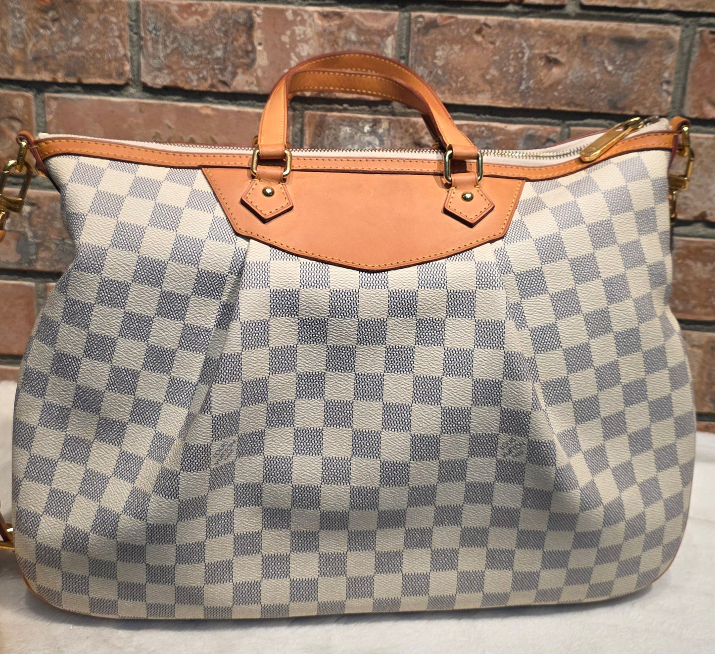 Authentic Louis Vuitton Siracusa GM