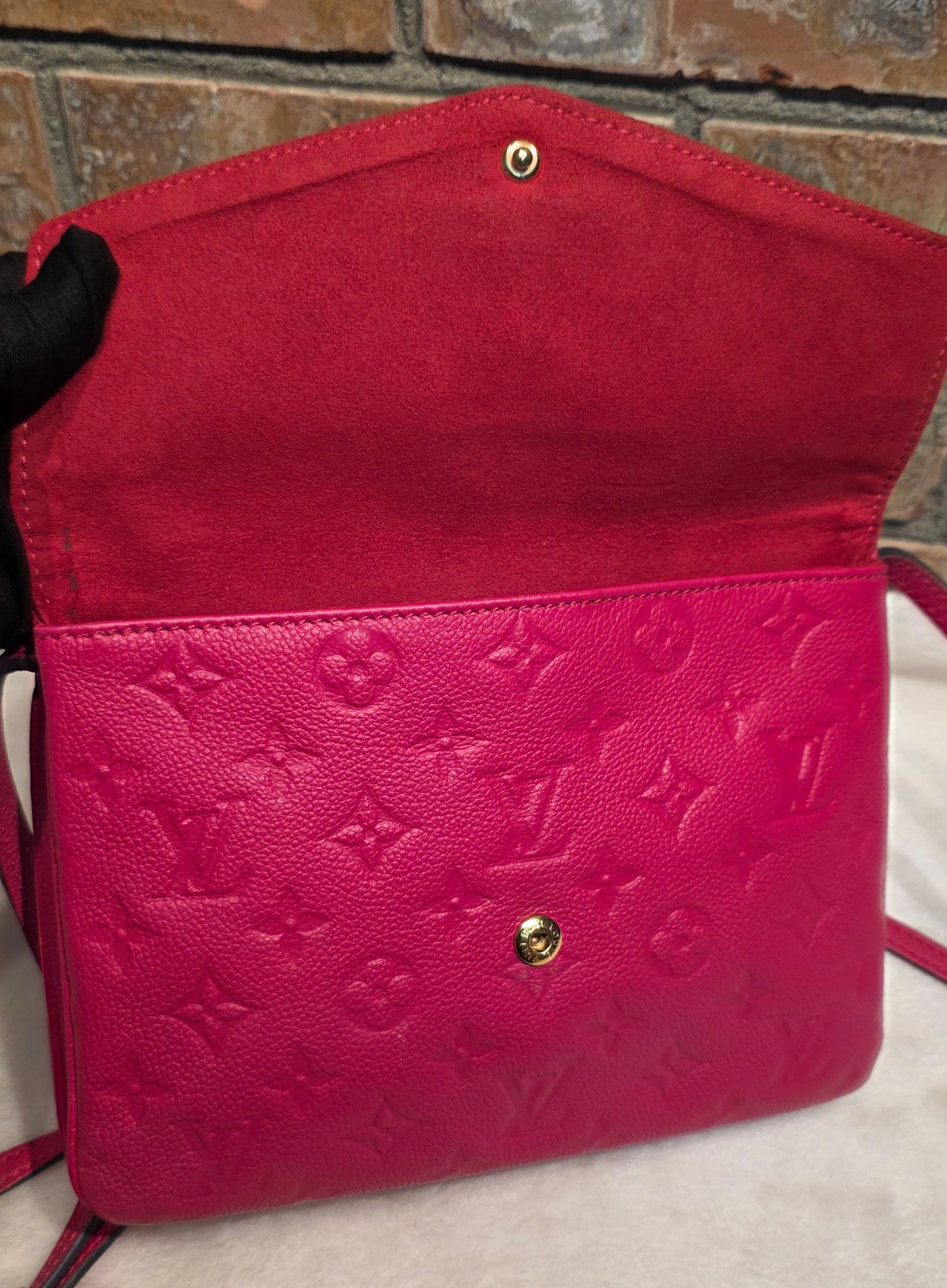 Authentic Louis Vuitton Twice/Twinset Pochette in Dahlia Pink
