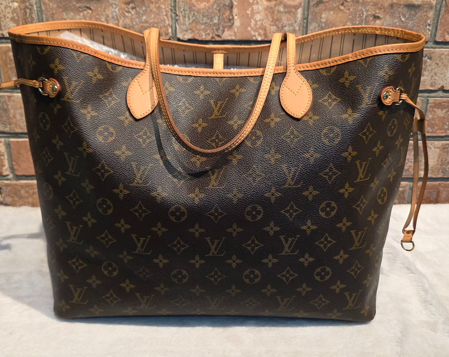 Authentic Louis Vuitton Neverfull GM Monogram