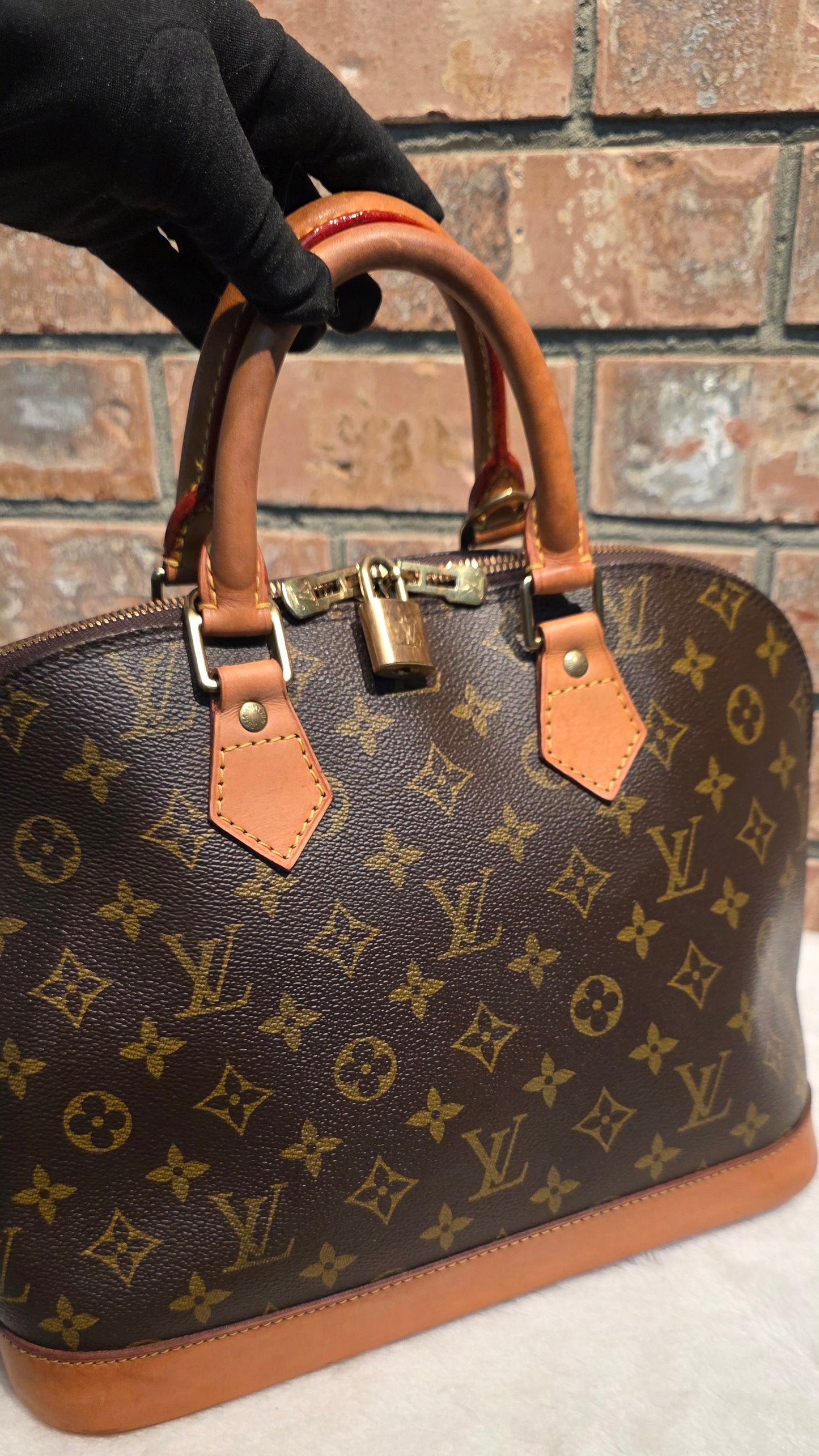 Authentic Louis Vuitton Alma PM Monogram