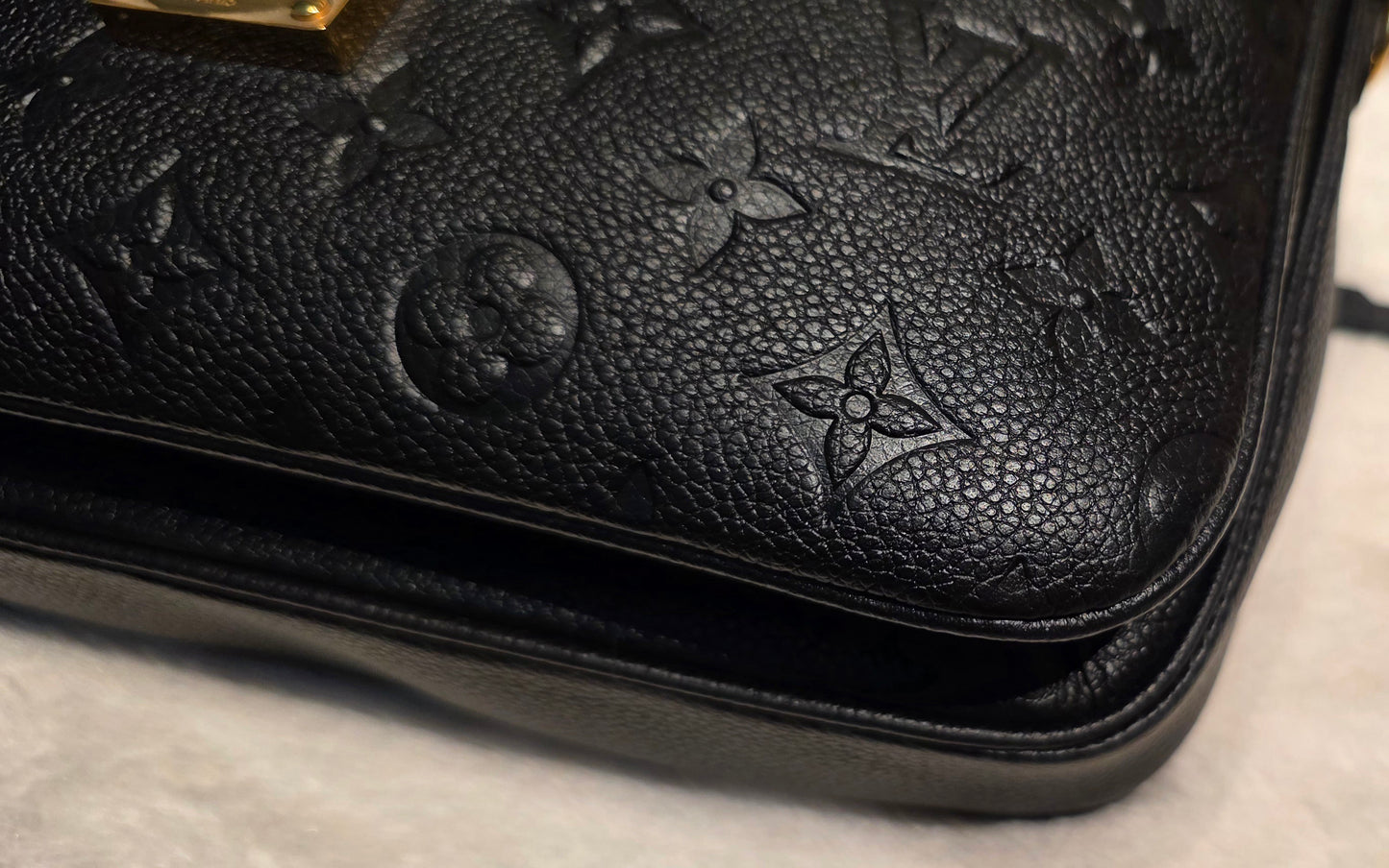 Authentic Louis Vuitton Pochette Metis Empreinte Noir