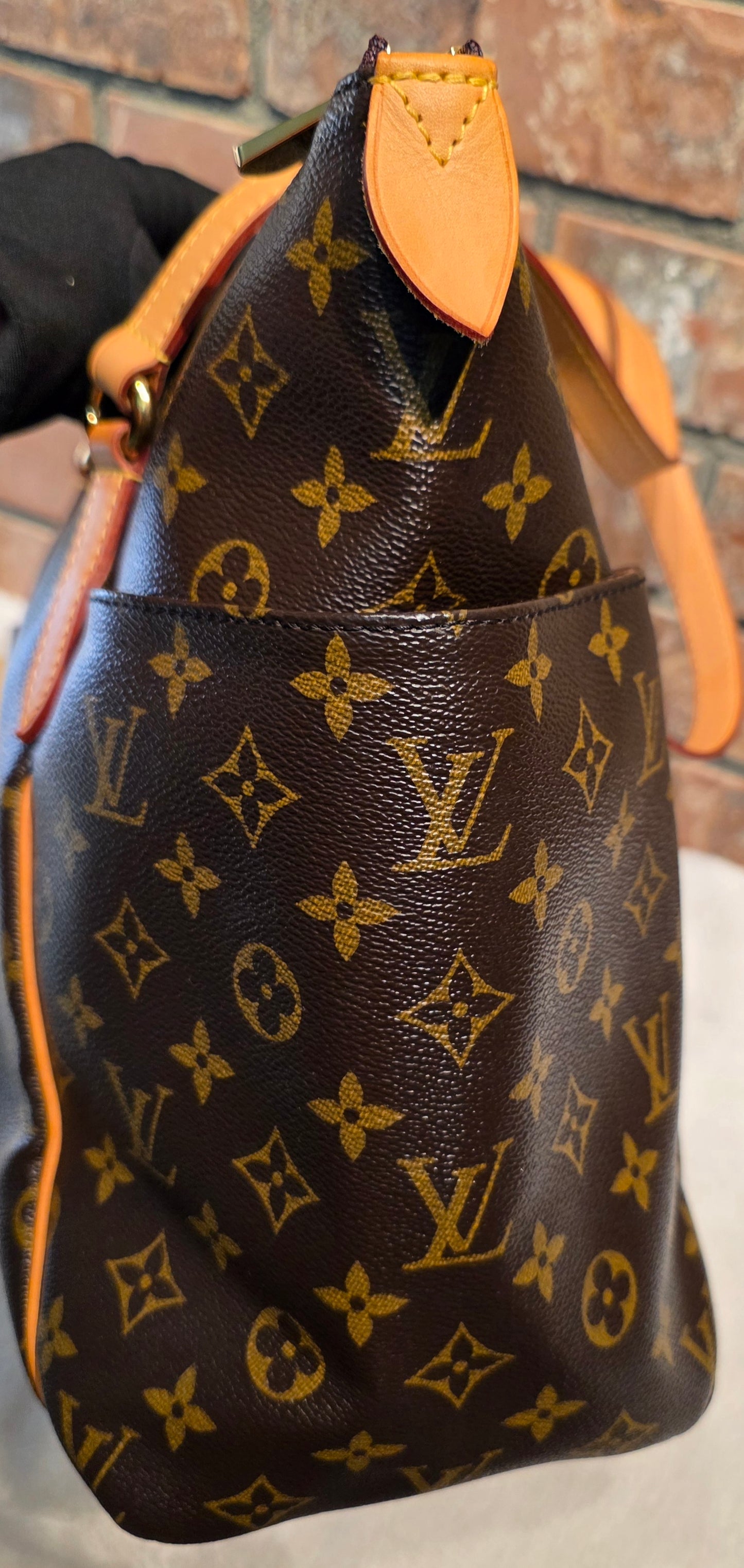 Authentic Louis Vuitton Totally MM Monogram
