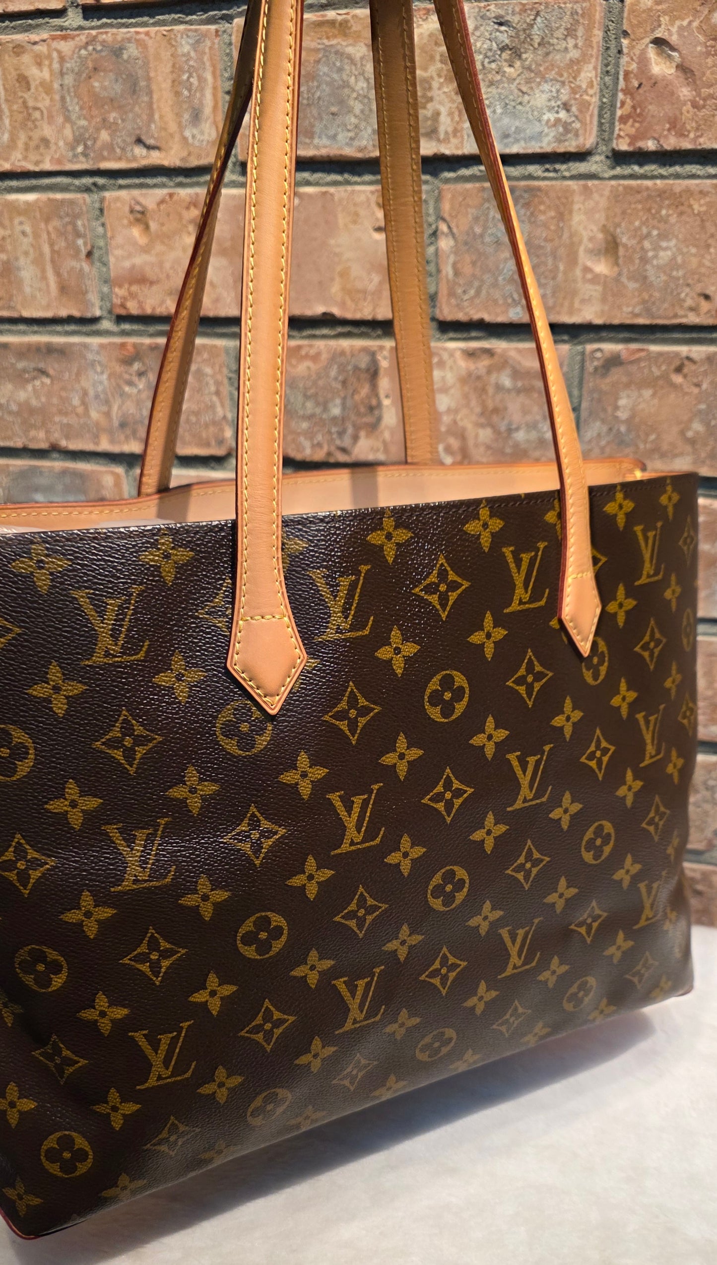 Authentic Louis Vuitton Wilshire MM Monogram