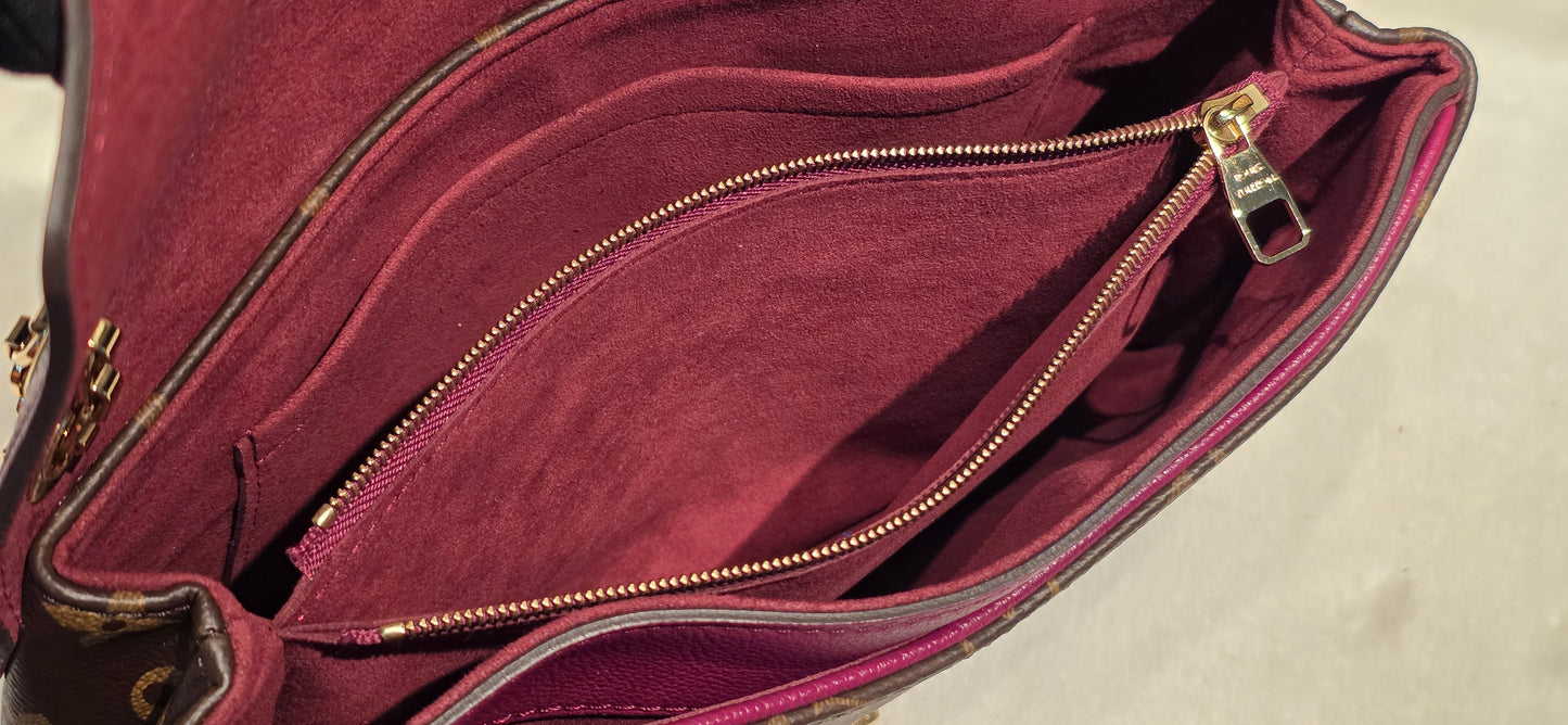 Authentic Louis Vuitton Pallas Chain in Aurore