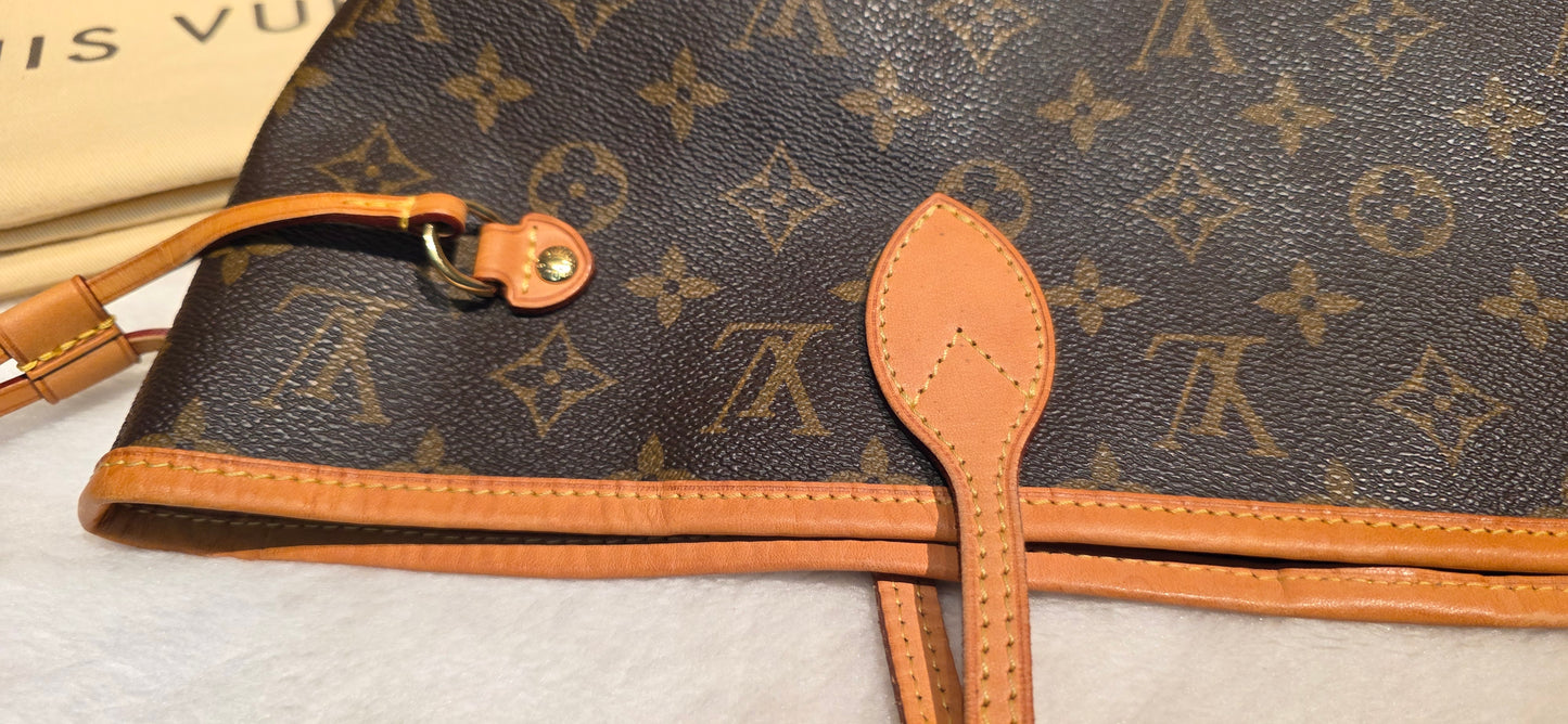 Authentic Neverfull MM Monogram Fuchsia Interior (BAG ONLY)