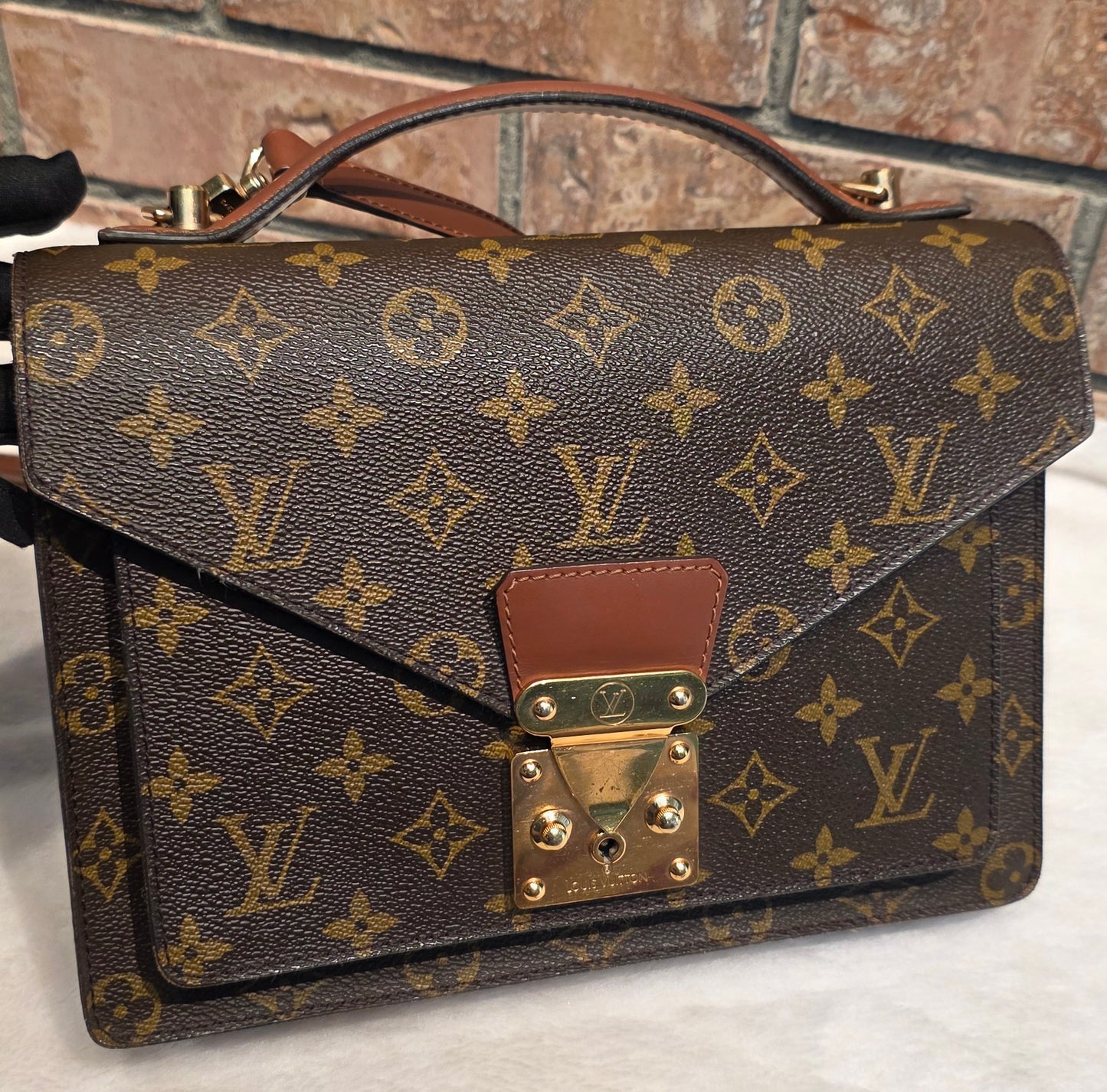 Authentic Louis Vuitton Monceau 26
