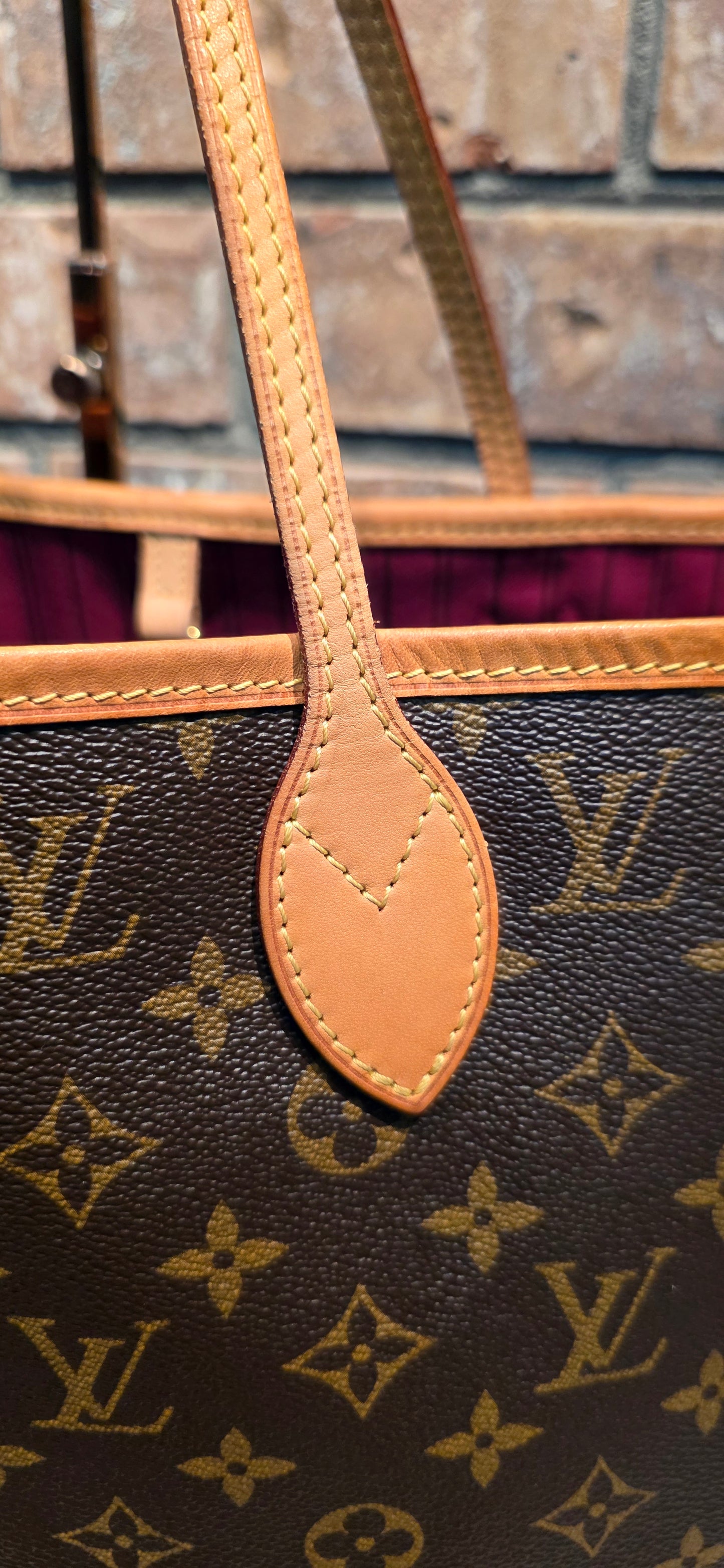 Authentic Neverfull MM Monogram Fuchsia Interior (BAG ONLY)