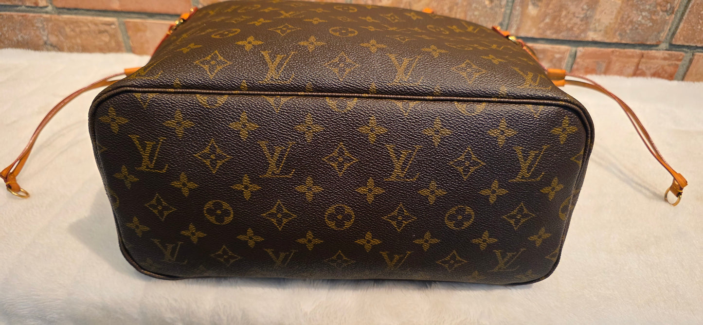 Authentic Louis Vuitton Neverfull MM Monogram