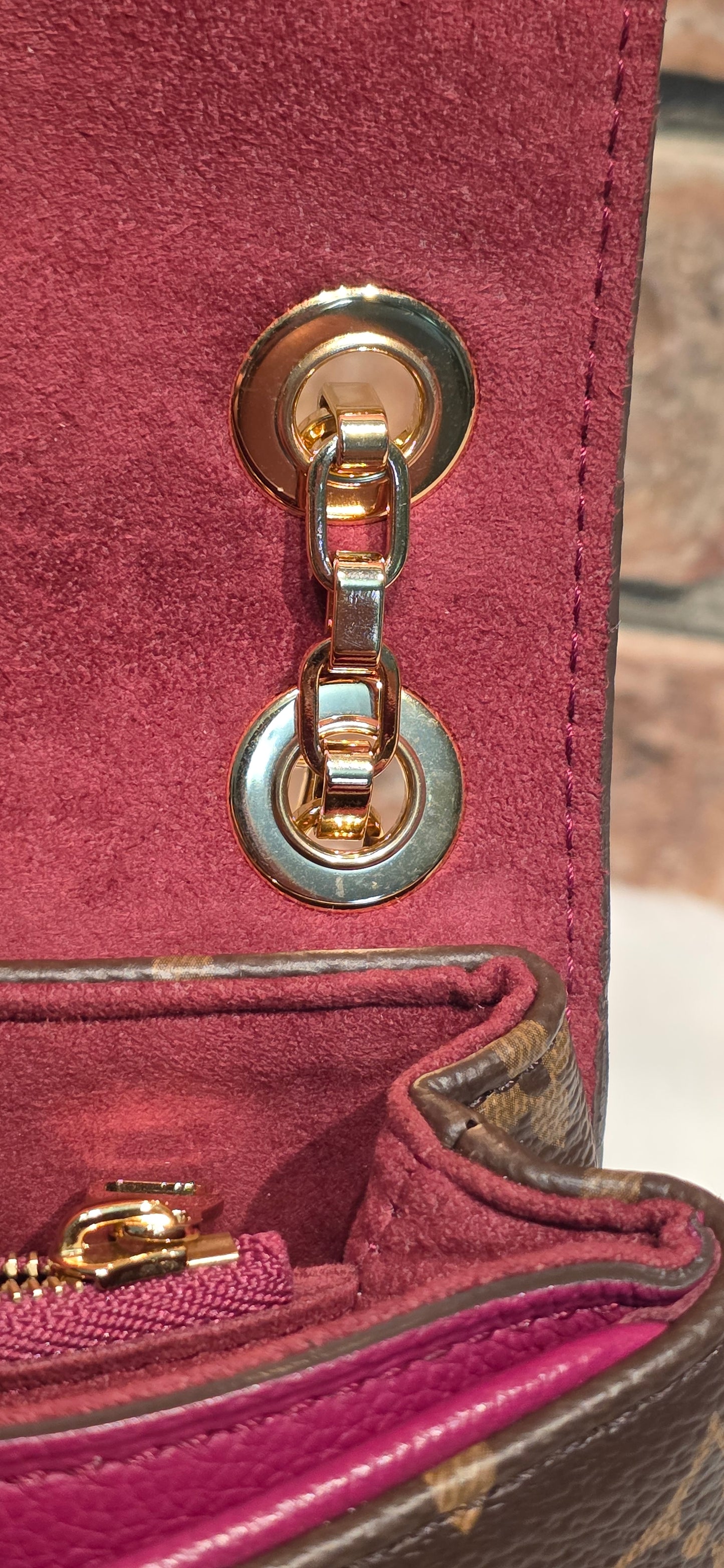 Authentic Louis Vuitton Pallas Chain in Aurore