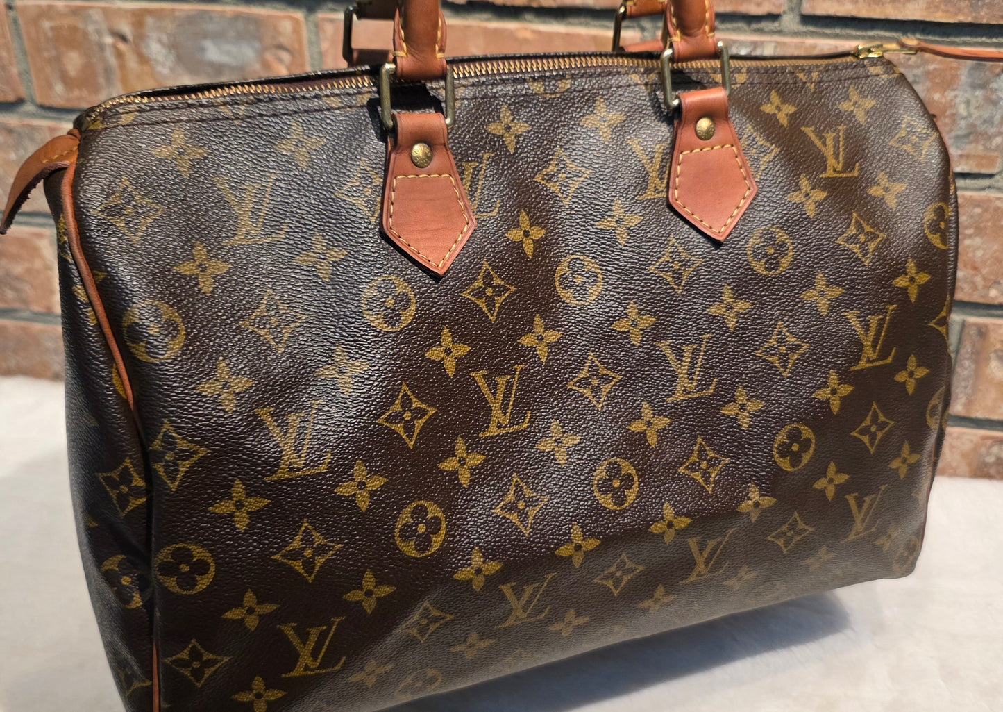 Authentic Louis Vuitton Speedy 35 Monogram