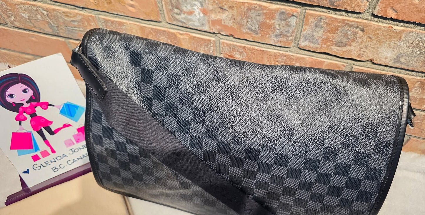 Authentic Louis Vuitton Daniel GM Damier Graphite