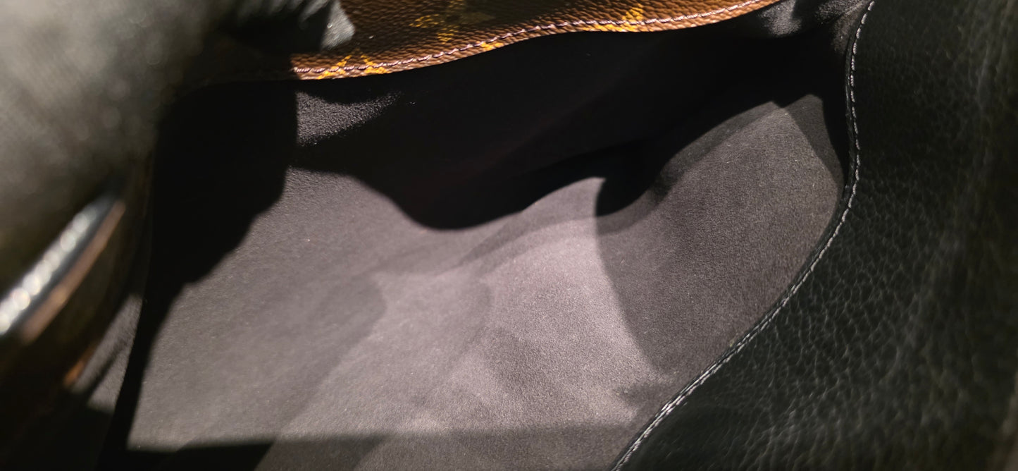 Authentic Louis Vuitton Pallas MM Noir