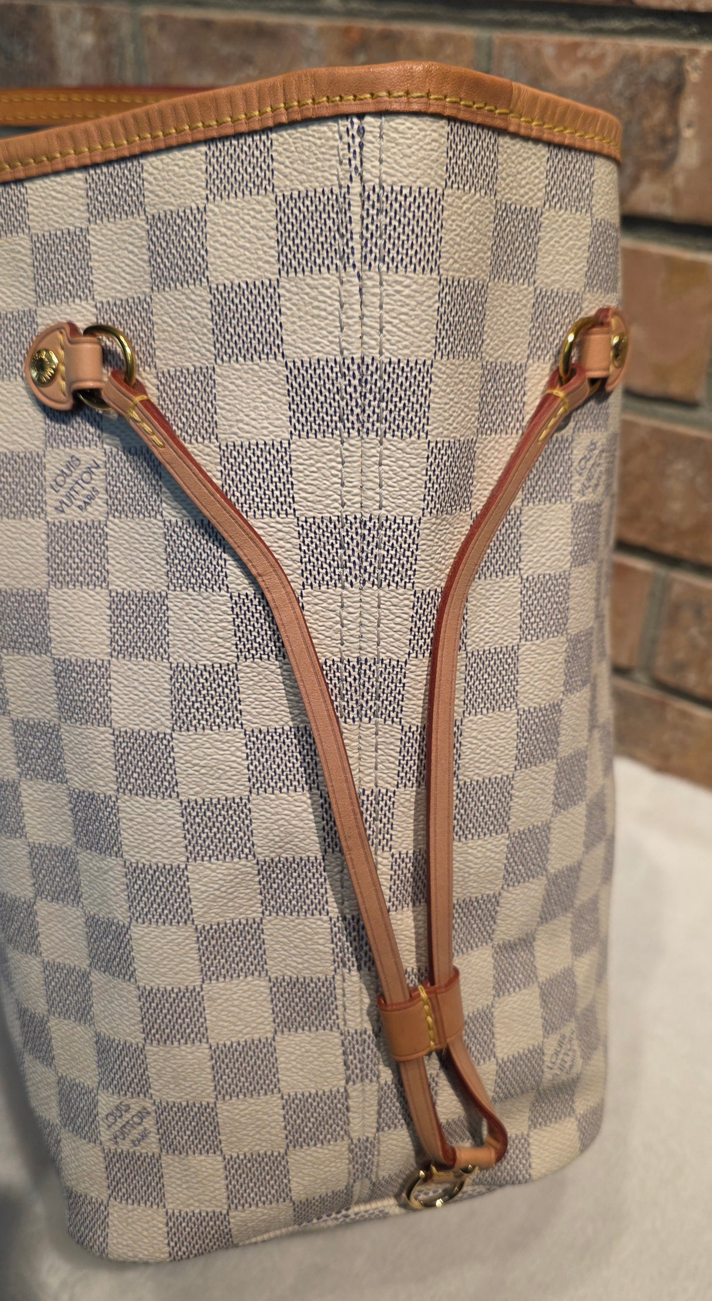 Authentic Louis Vuitton Neverfull MM Damier Azur (Bag Only)