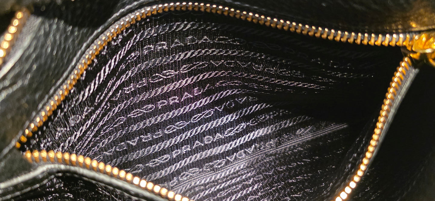 Authentic Prada Bandoliera Vitello Phenix Crossbody Bag