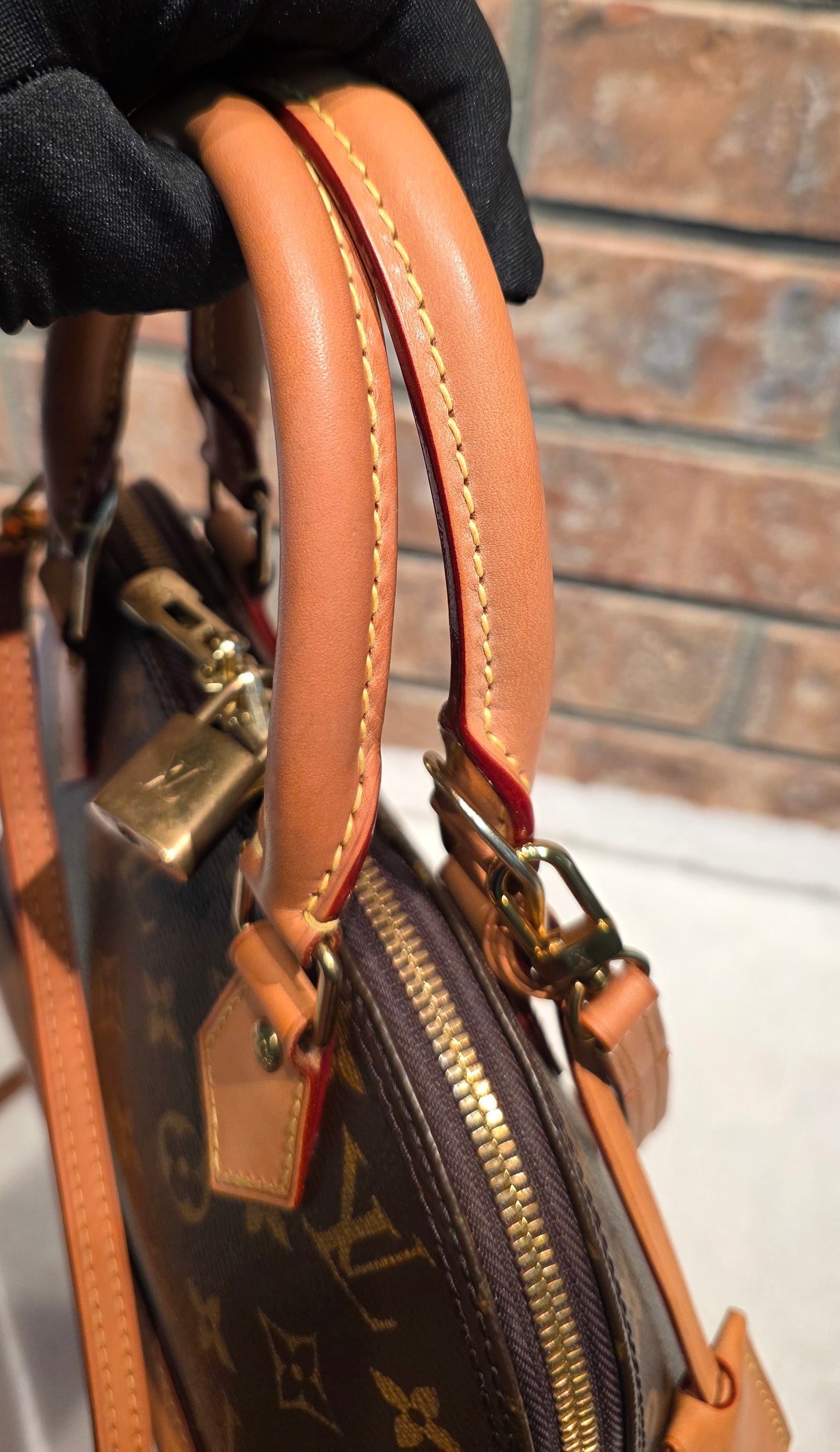Authentic Louis Vuitton Alma BB Monogram