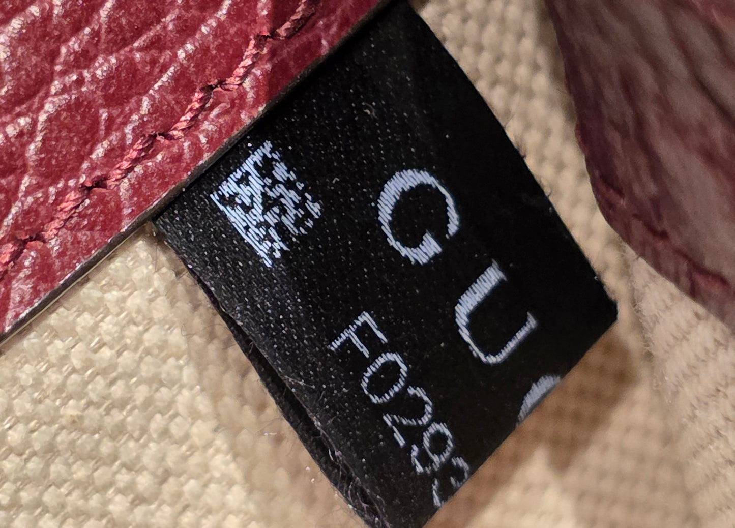 Authentic Gucci Dionysus Shoulder Bag in Burgundy