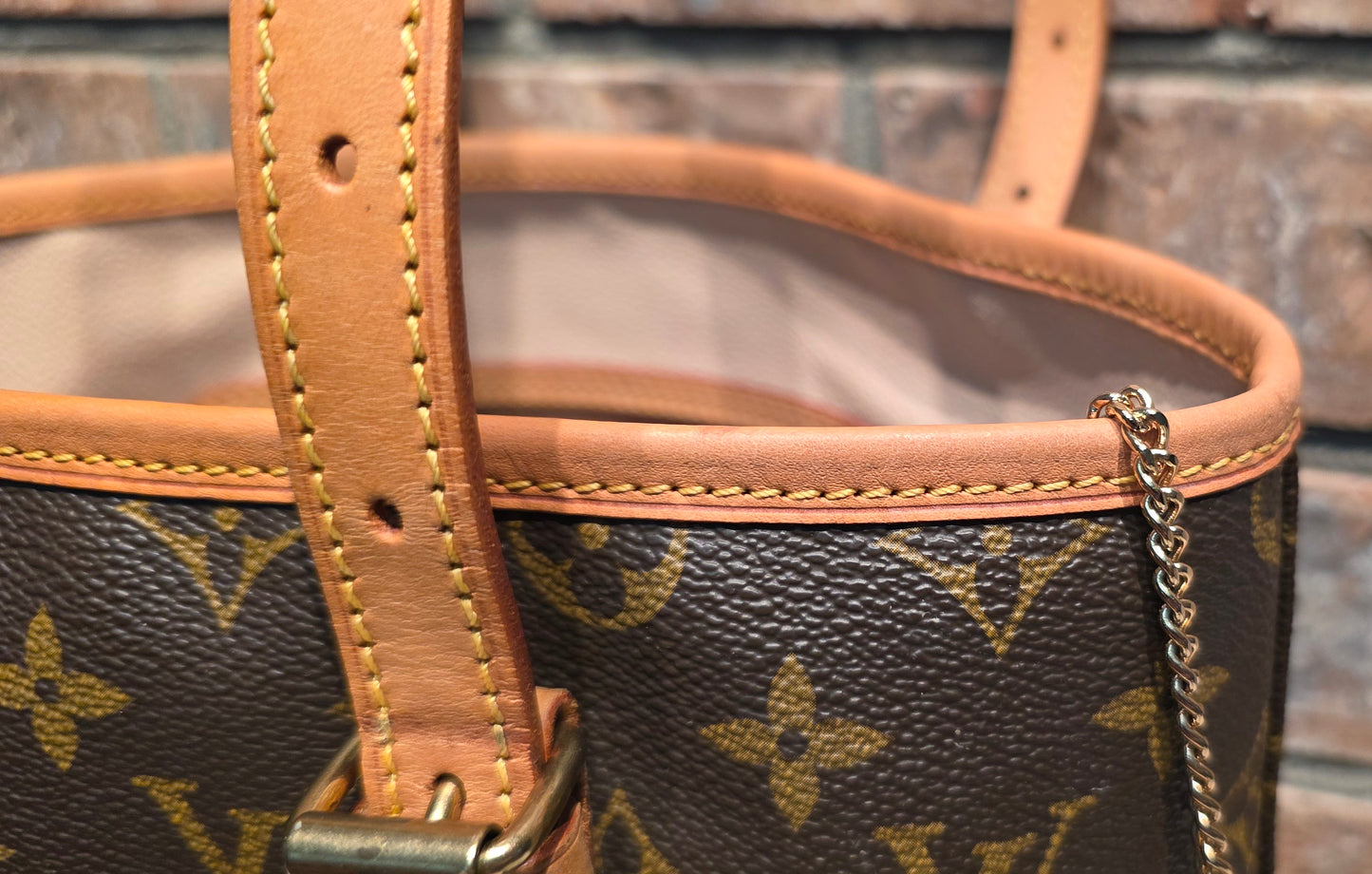 Authentic Louis Vuitton Bucket GM with Pouch