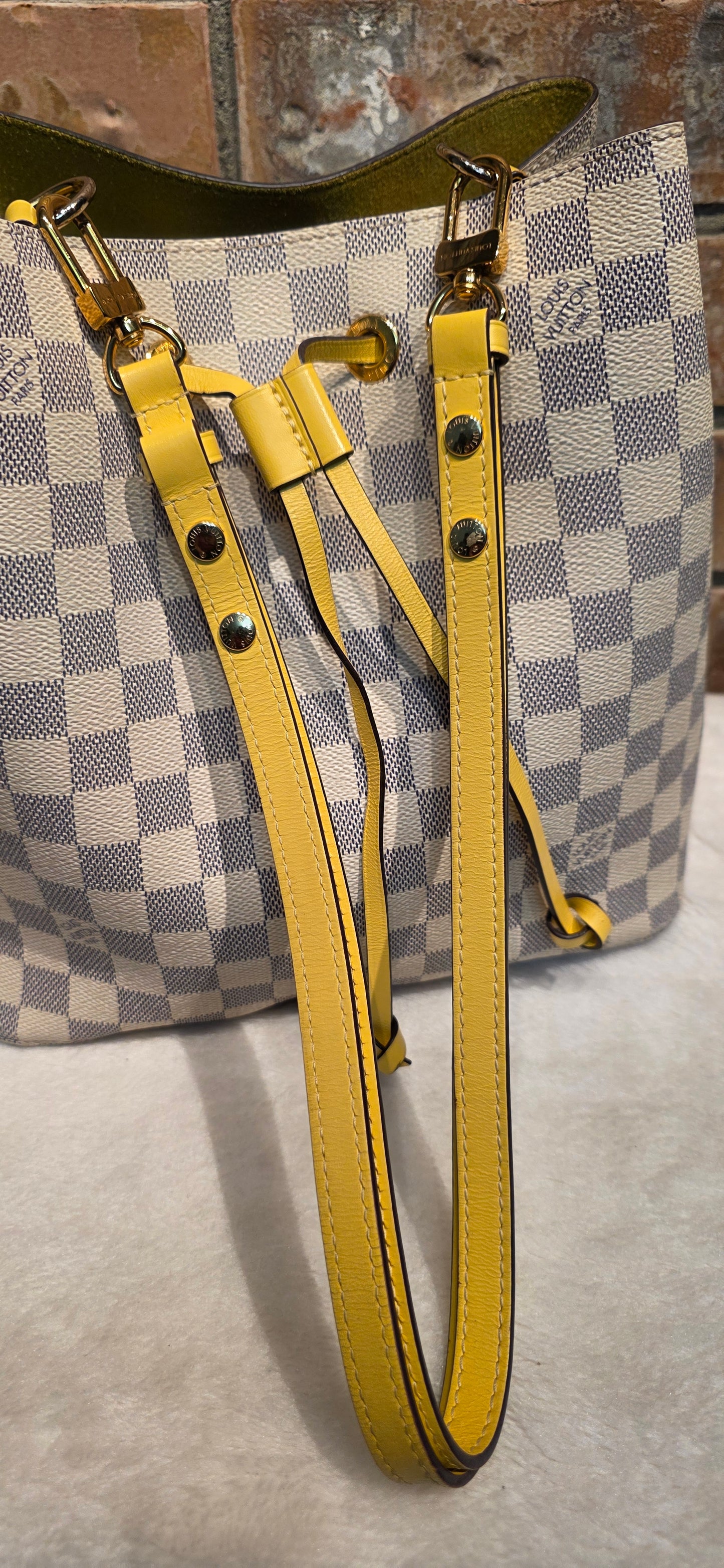 Authentic Louis Vuitton Neonoe MM Damier Azur in Pineapple