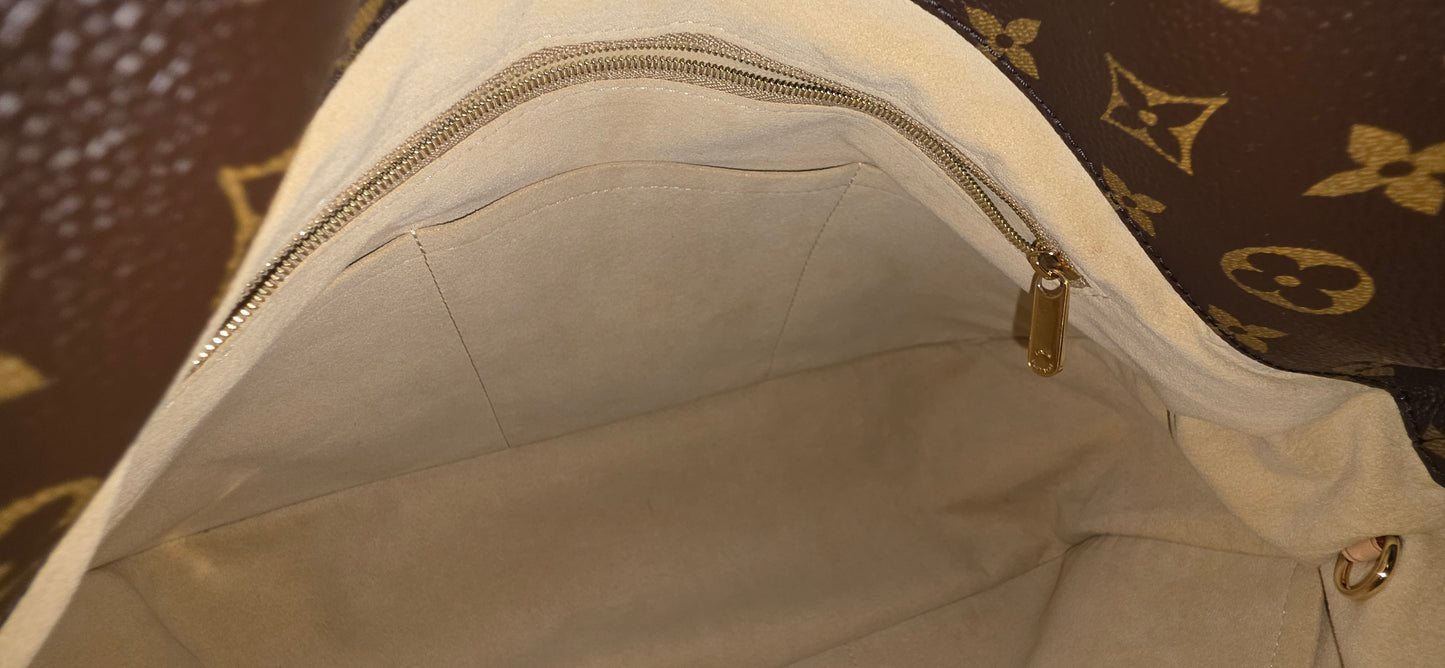 Authentic Louis Vuitton Artsy MM Monogram