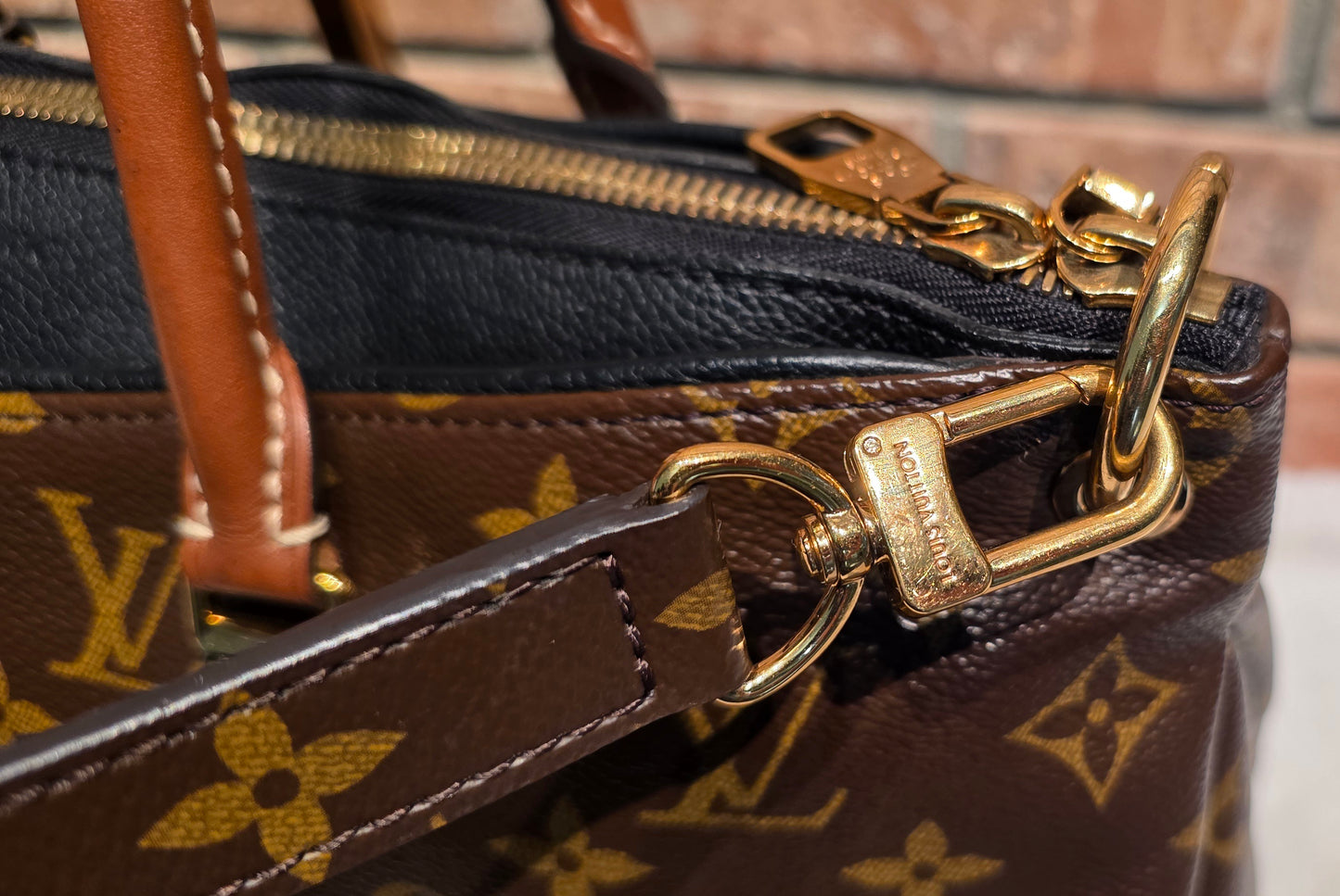 Authentic Louis Vuitton Pallas MM Noir