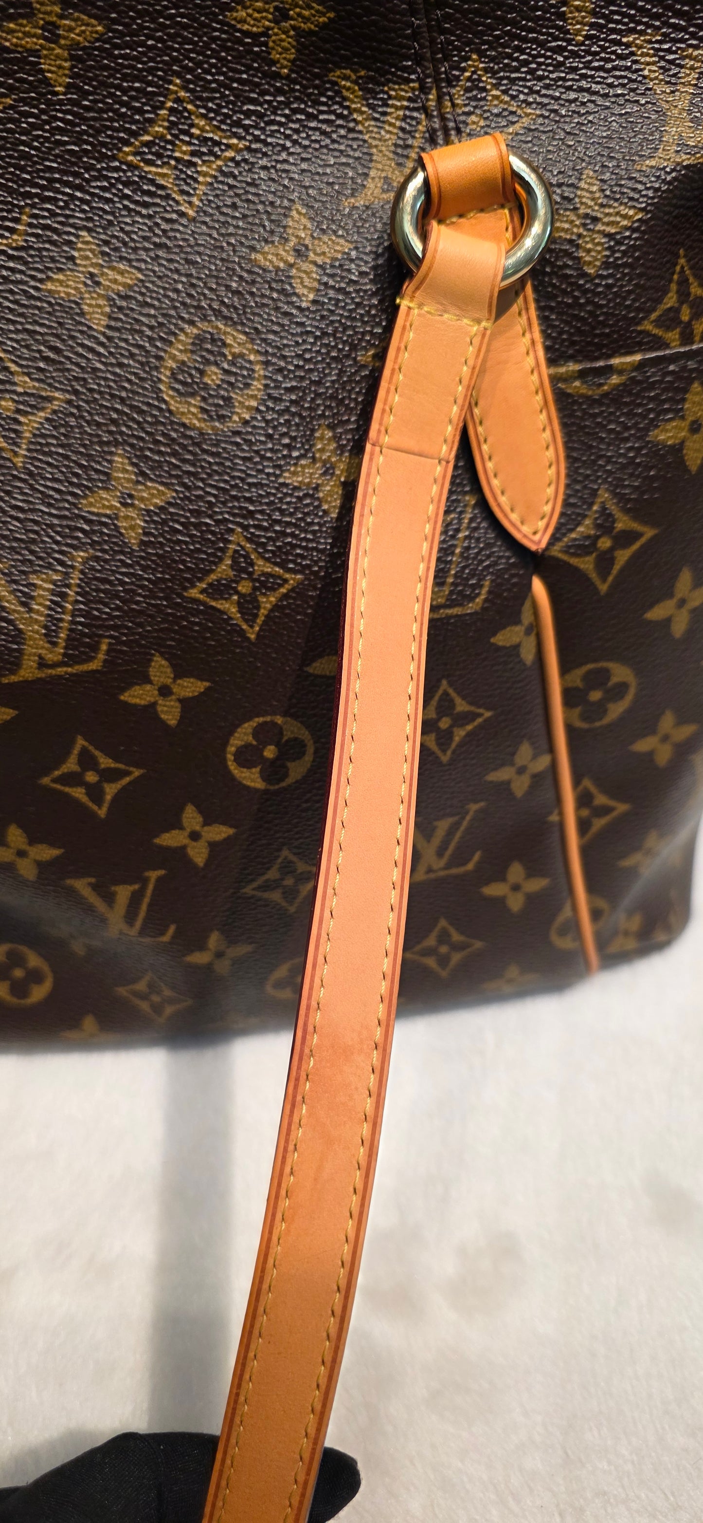Authentic Louis Vuitton Totally MM Monogram
