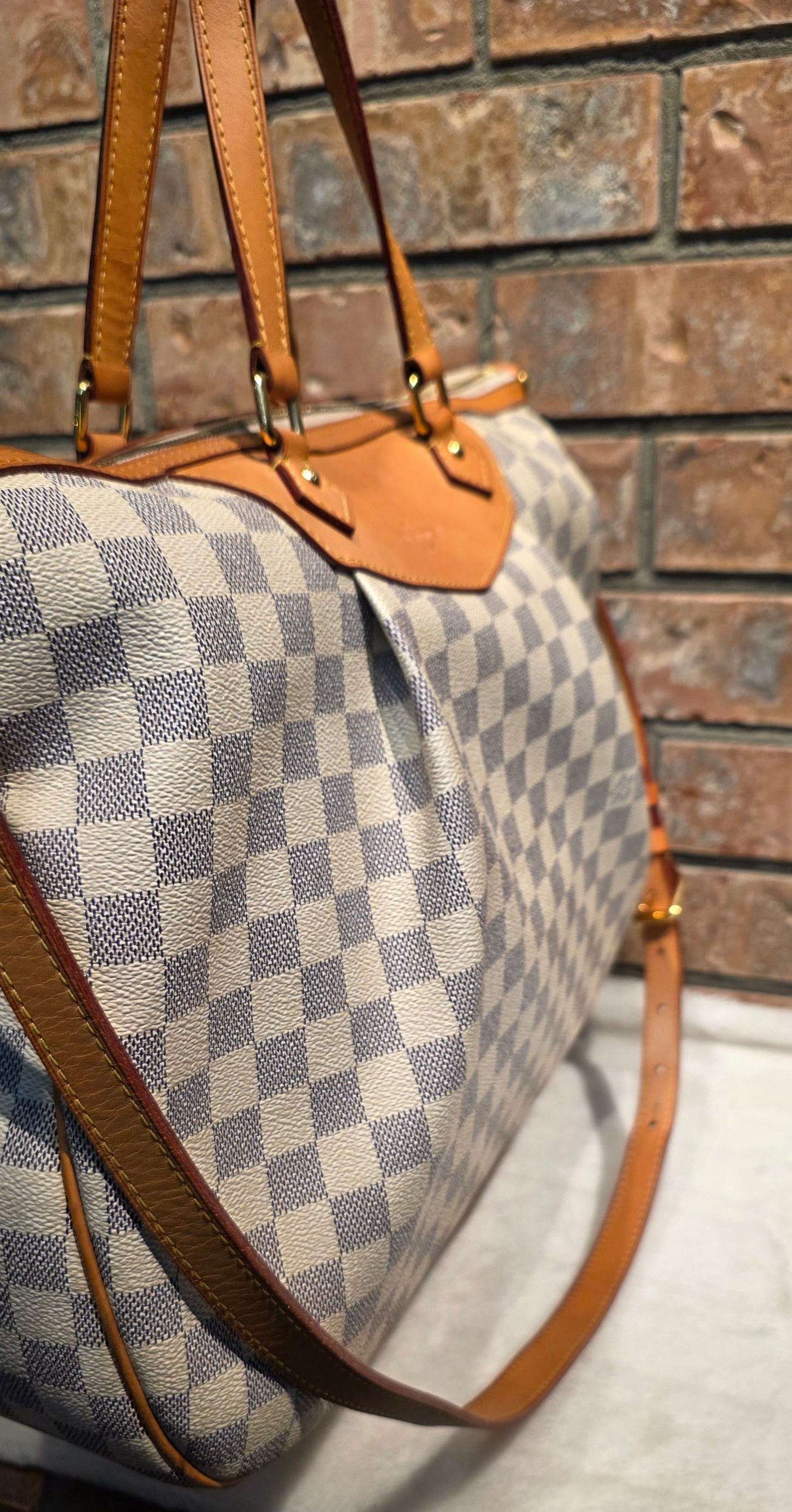 Authentic Louis Vuitton Siracusa GM