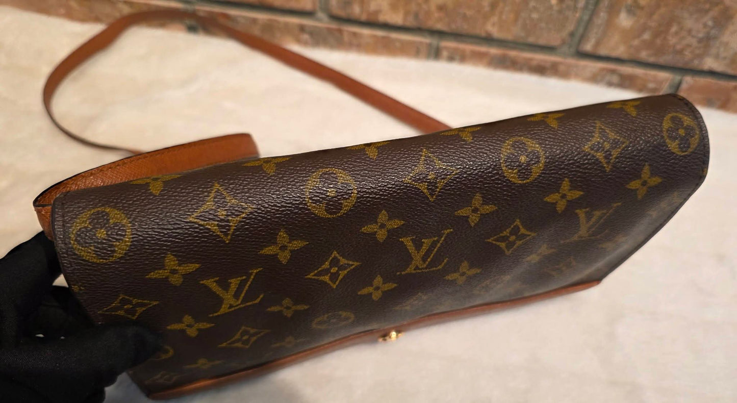 Authentic Louis Vuitton Pochette Bordeaux