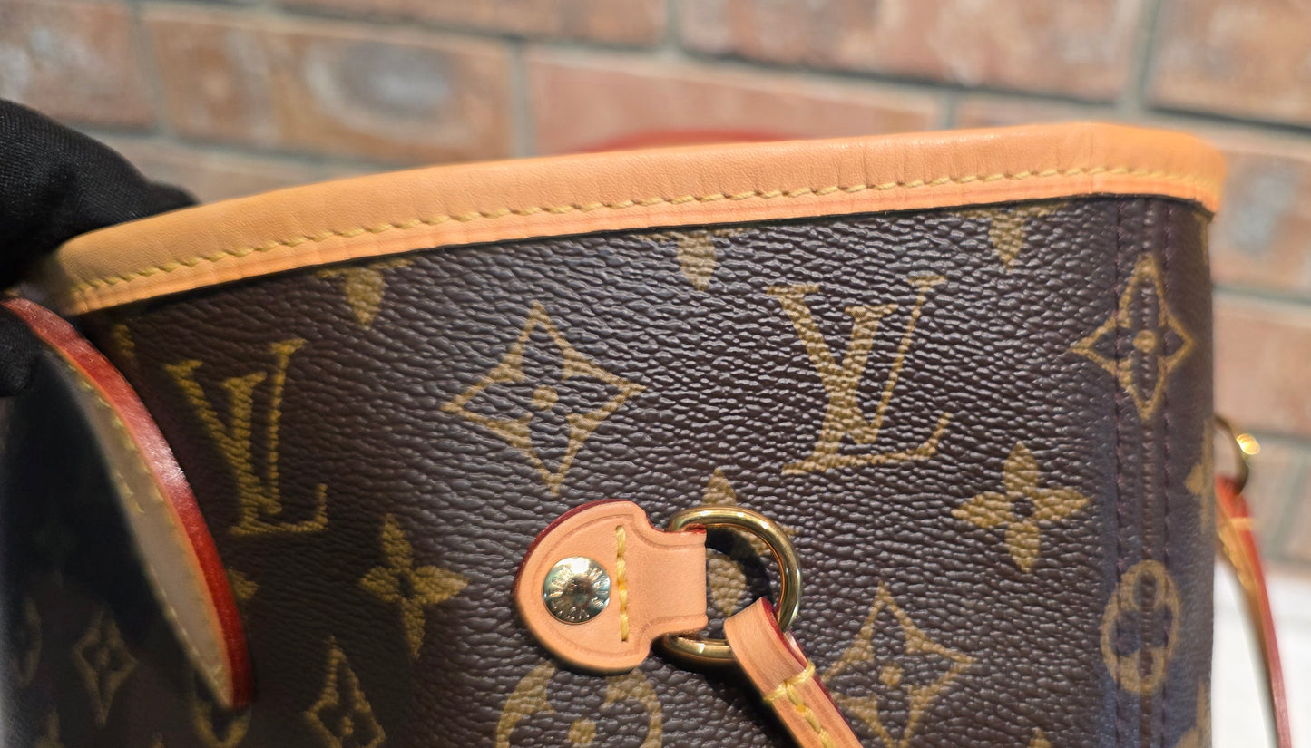 Authentic Louis Vuitton Neverfull MM (Pivoine Interior)