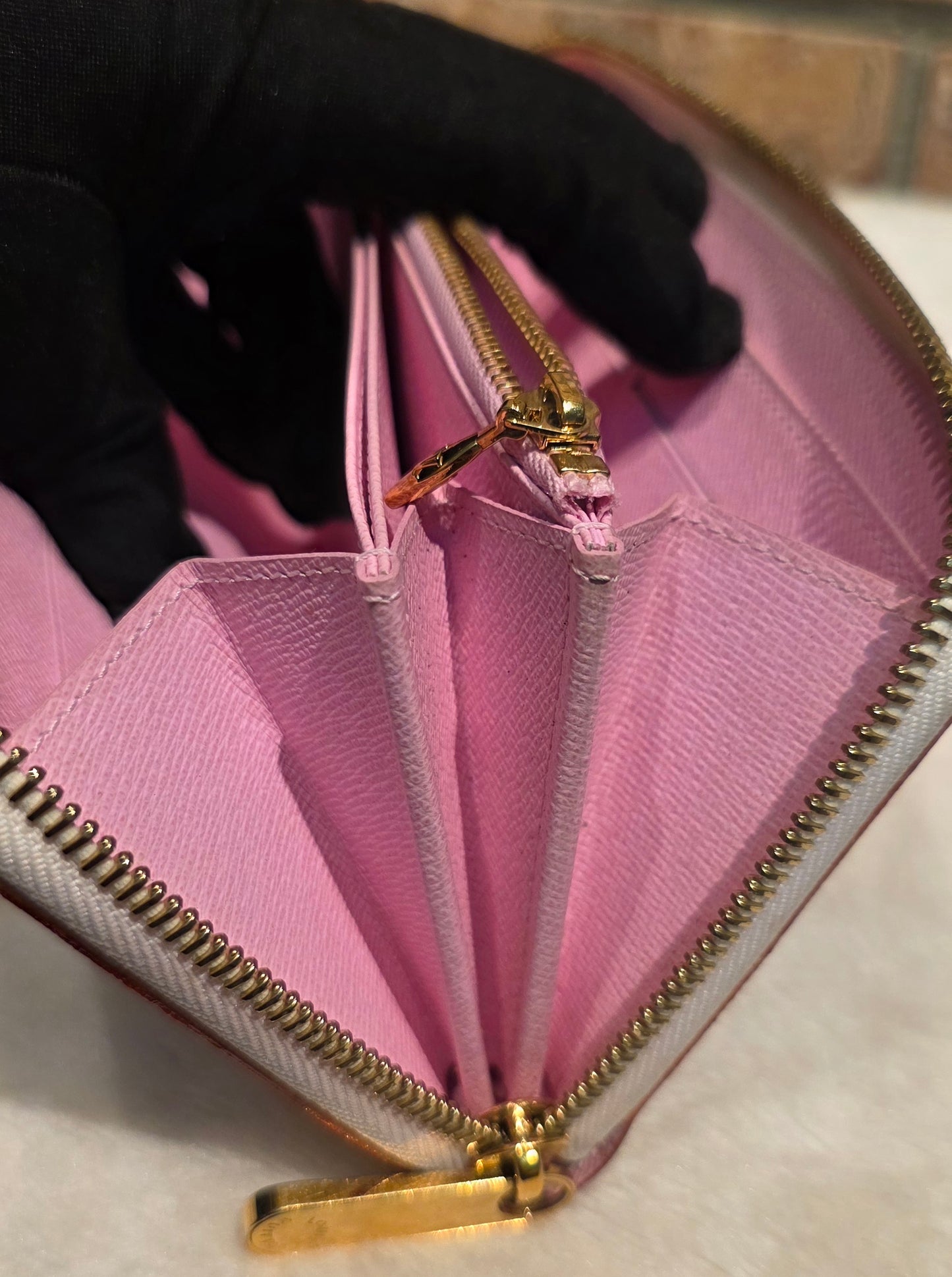 Authentic Louis Vuitton Multicolor White Zippy Wallet