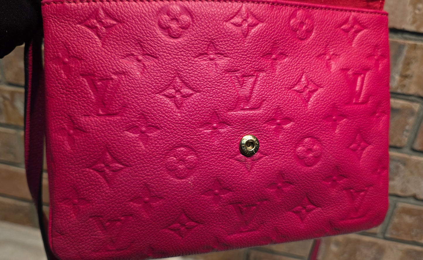 Authentic Louis Vuitton Twice/Twinset Pochette in Dahlia Pink