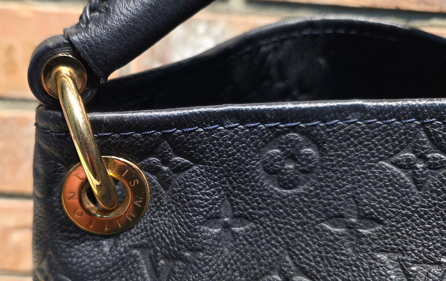 Authentic Louis Vuitton Artsy MM Empreinte Infini