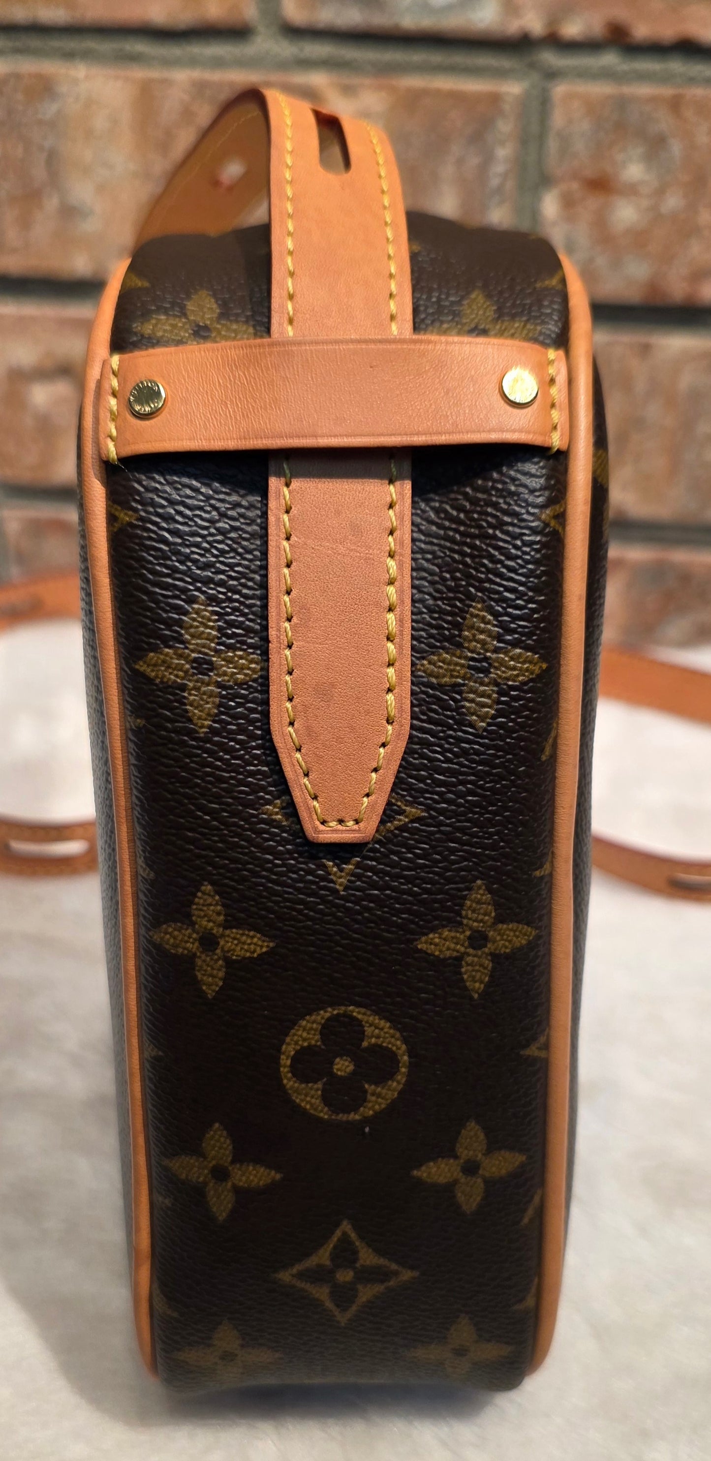 Authentic Louis Vuitton Couer Game On Heart Bag