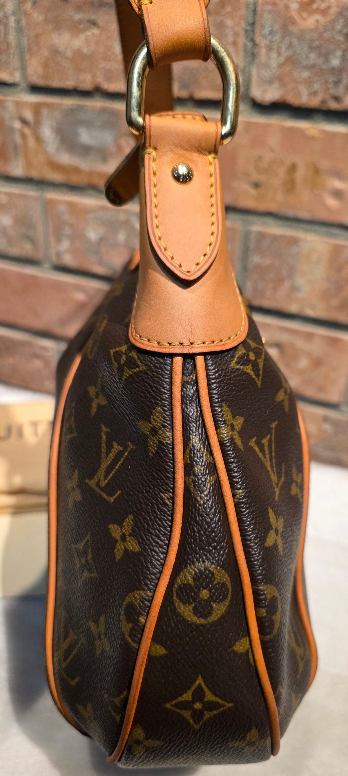 Authentic Louis Vuitton Thames GM Monogram