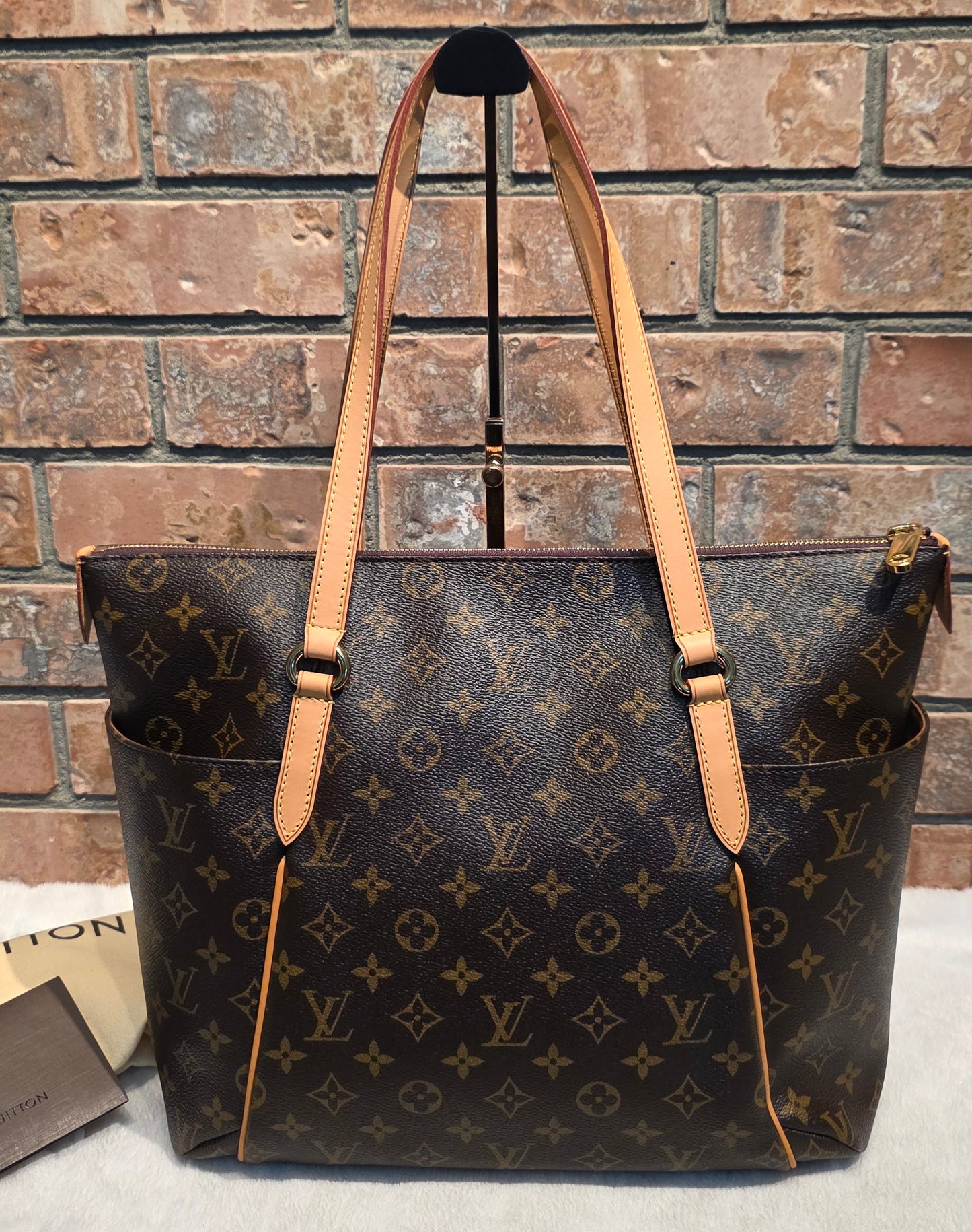 Authentic Louis Vuitton Totally MM Monogram