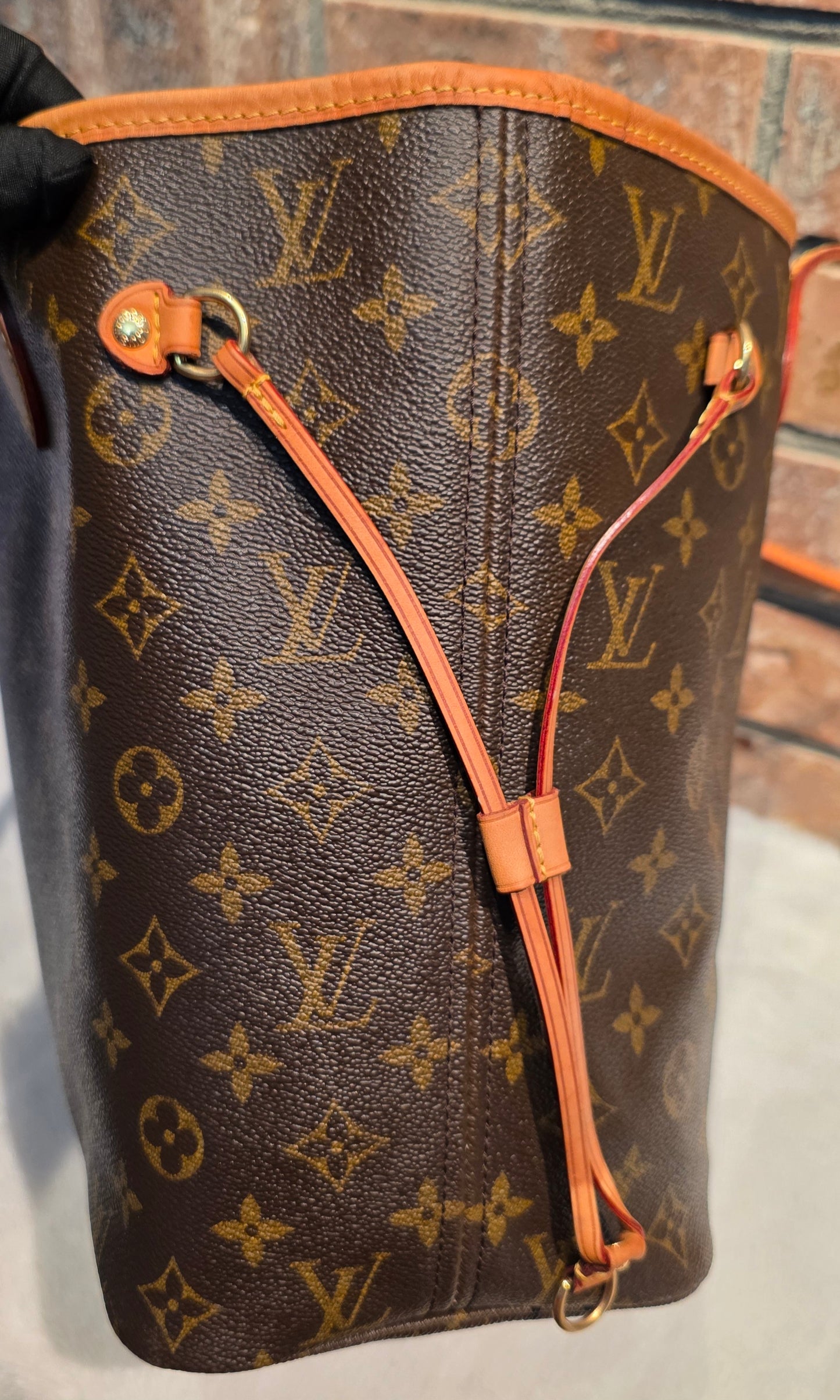 Authentic Louis Vuitton Neverfull MM Monogram