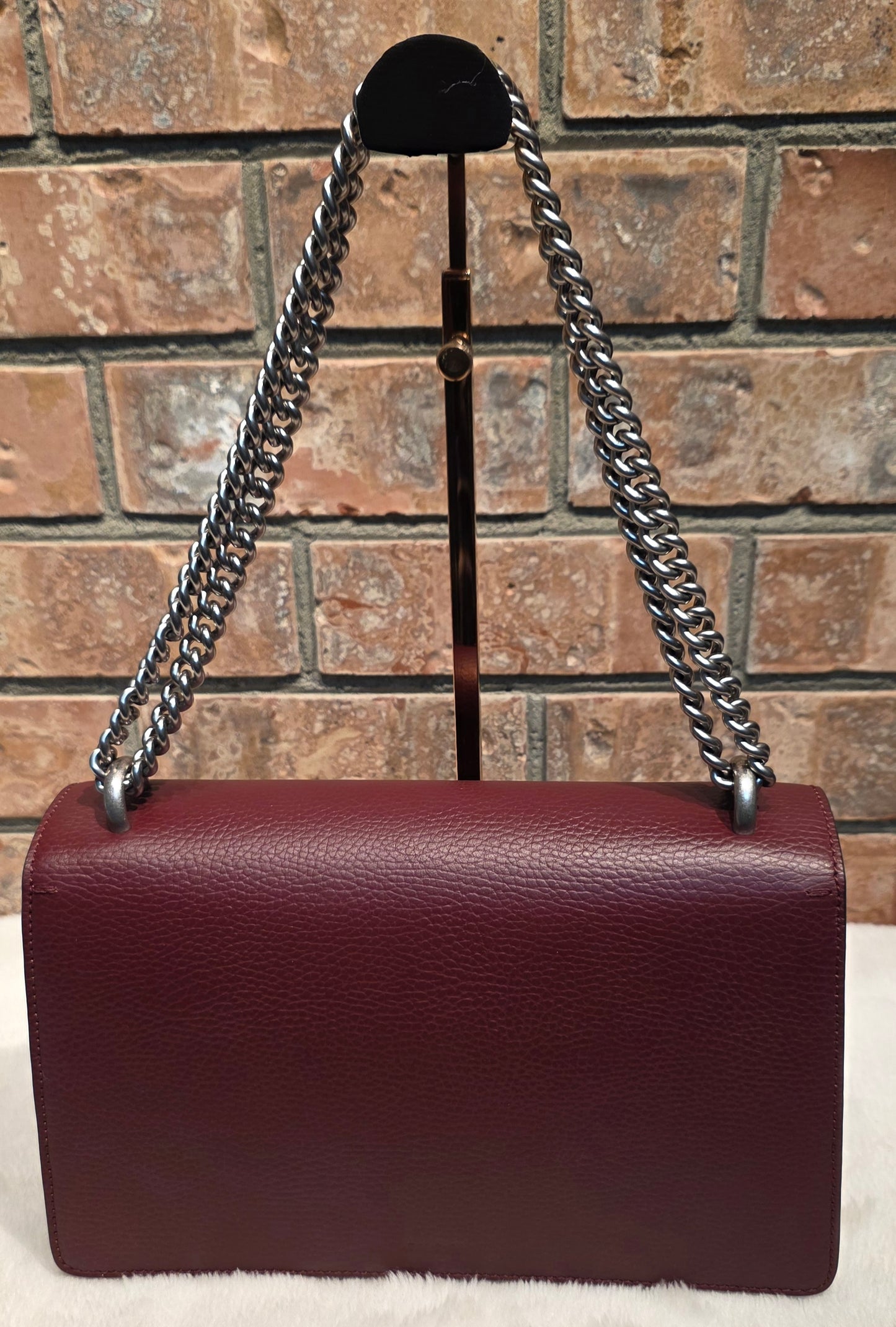 Authentic Gucci Dionysus Shoulder Bag in Burgundy