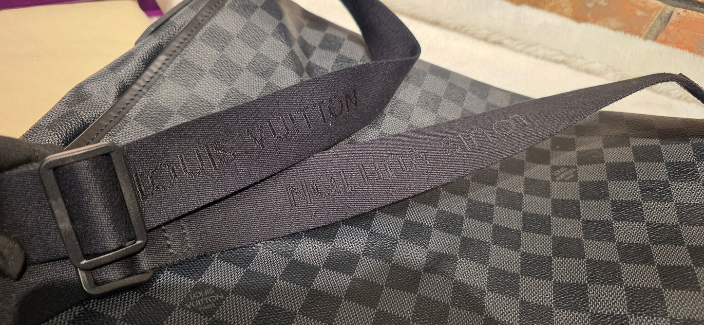 Authentic Louis Vuitton Daniel GM Damier Graphite