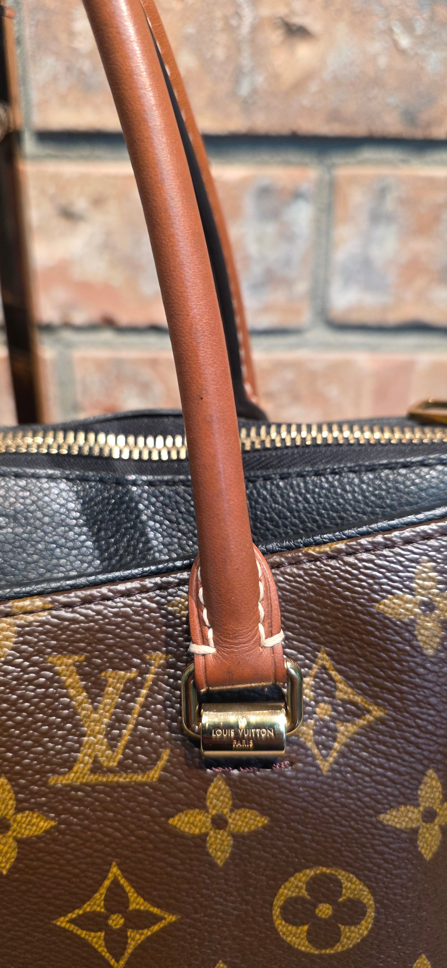 Authentic Louis Vuitton Pallas MM Noir