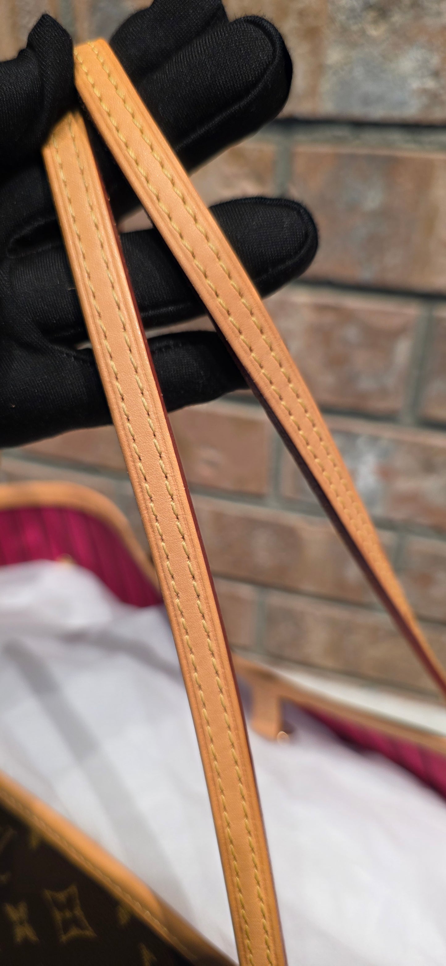 Authentic Louis Vuitton Neverfull MM (Pivoine Interior)