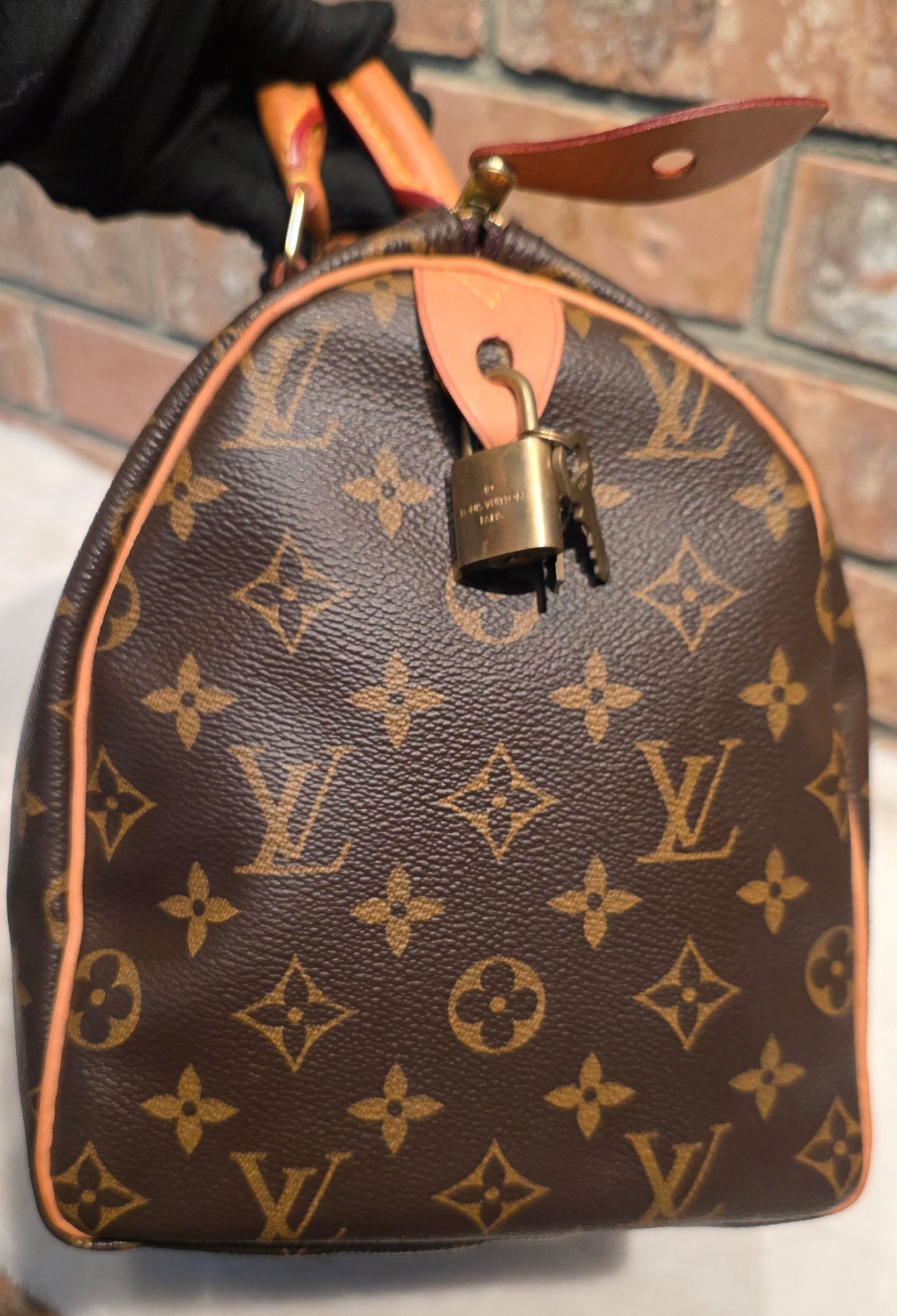 Authentic Louis Vuitton Speedy 30 Monogram