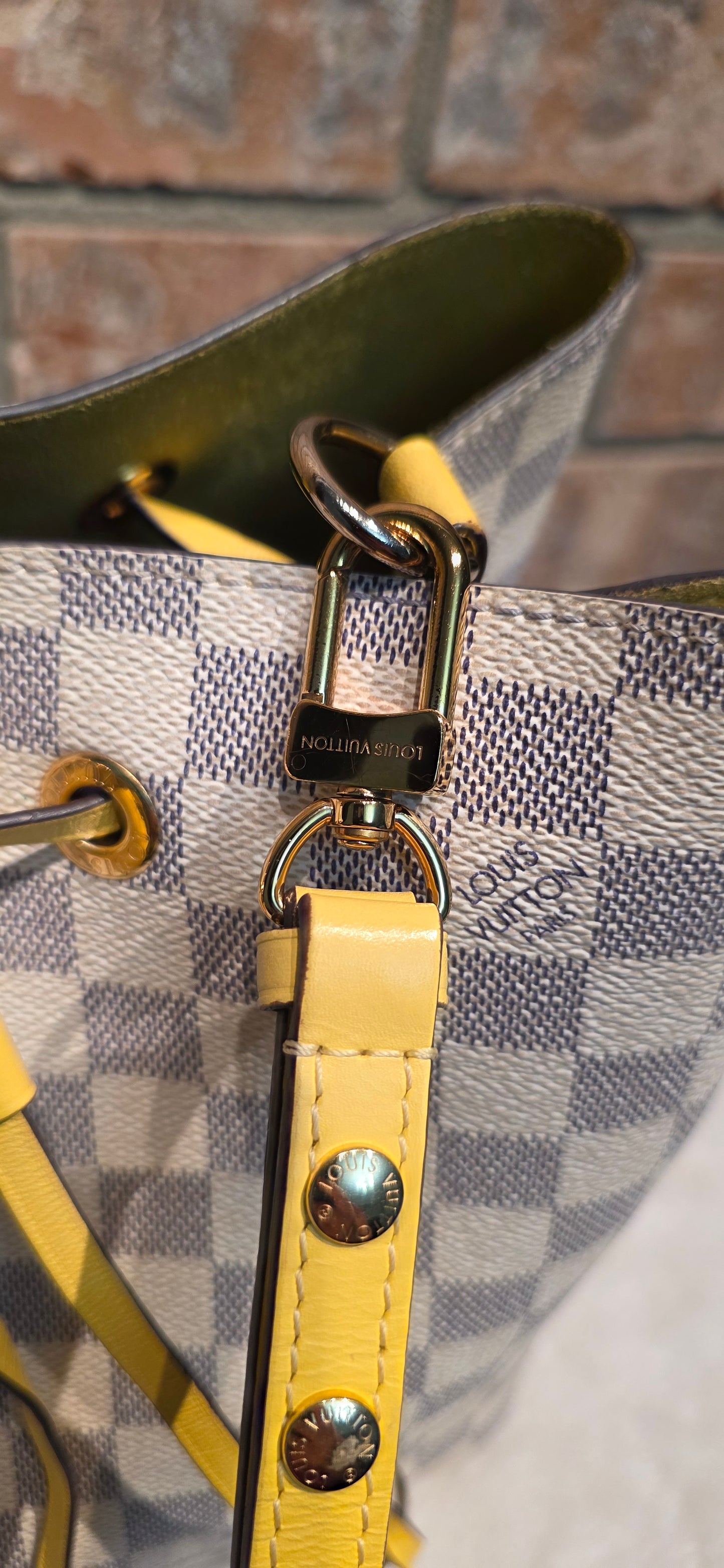 Authentic Louis Vuitton Neonoe MM Damier Azur in Pineapple