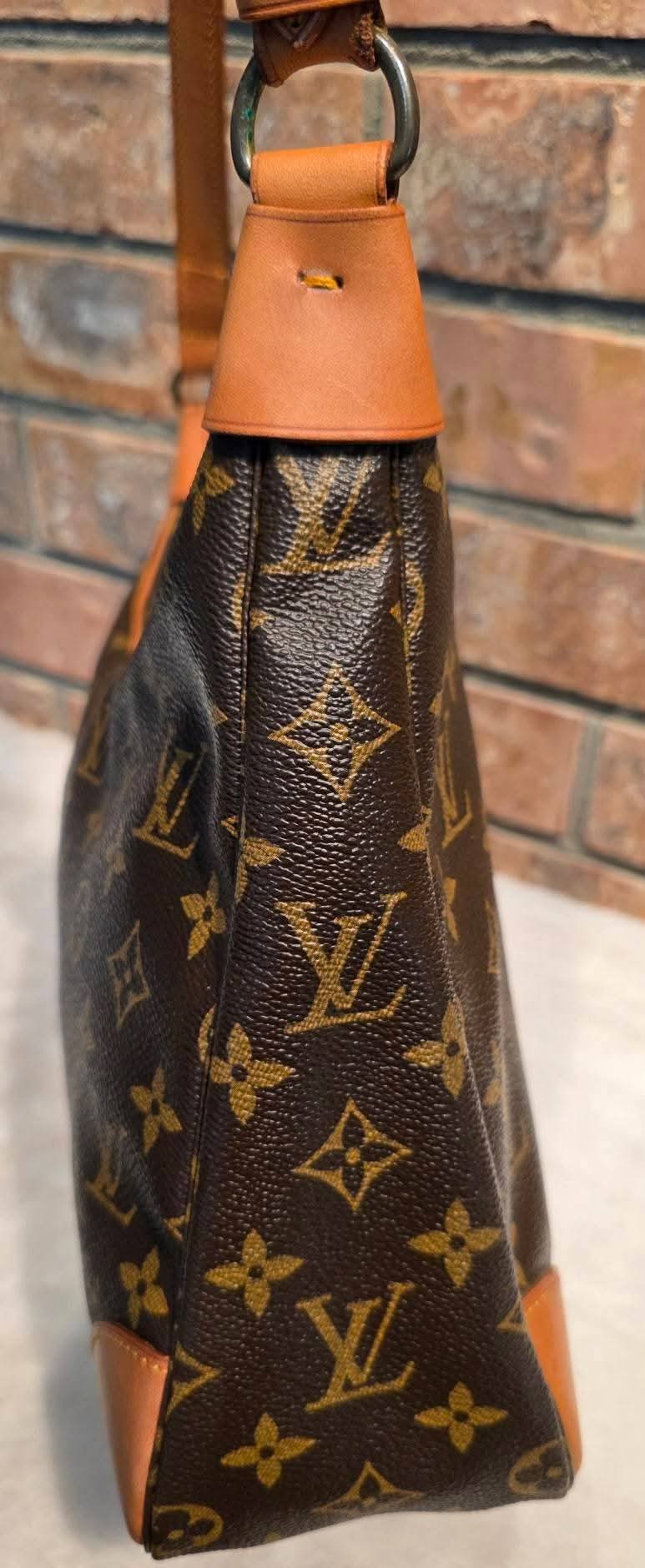 Authentic Louis Vuitton Boulogne 30