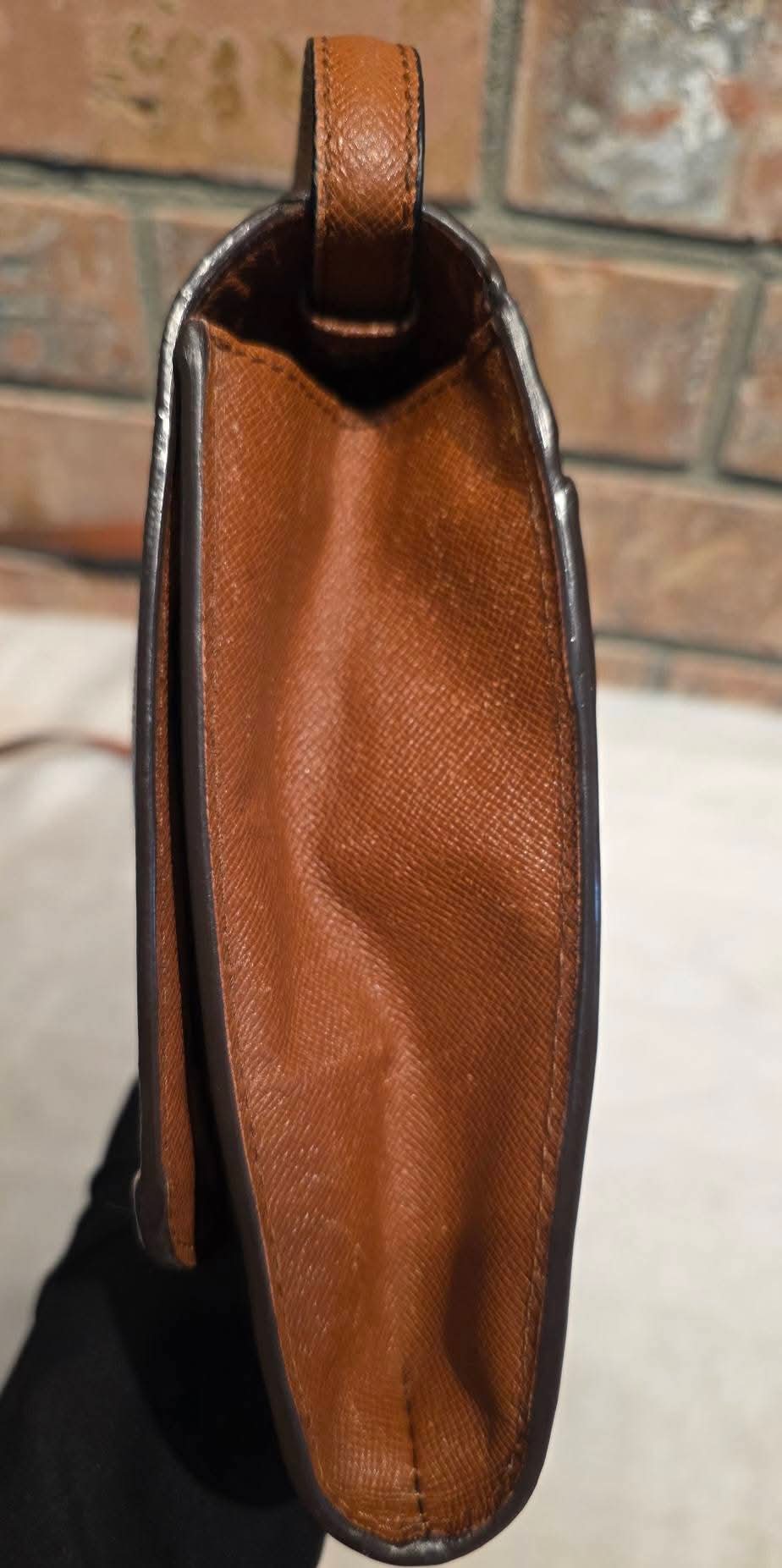 Authentic Louis Vuitton Pochette Bordeaux