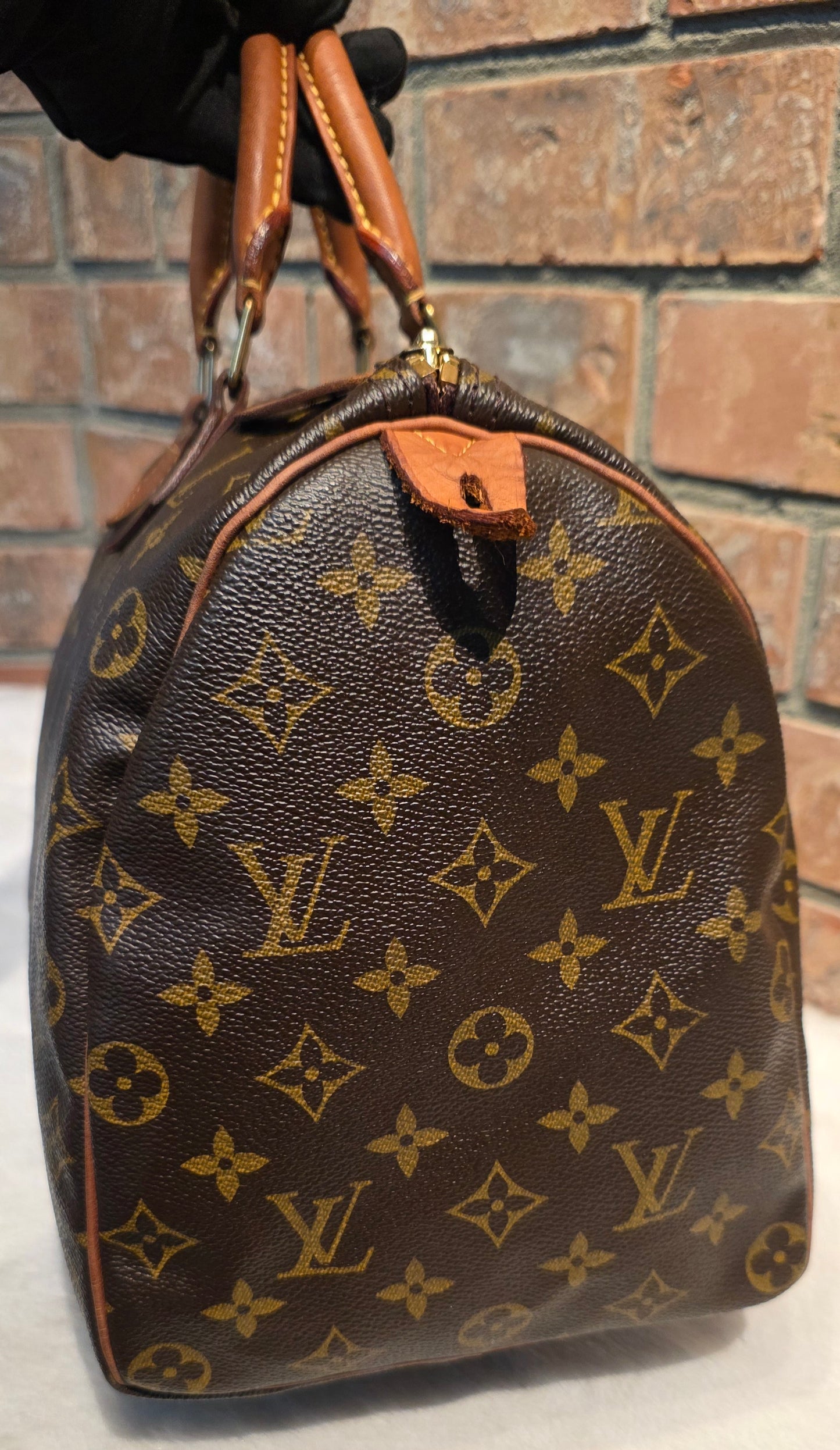 Authentic Louis Vuitton Speedy 35 Monogram