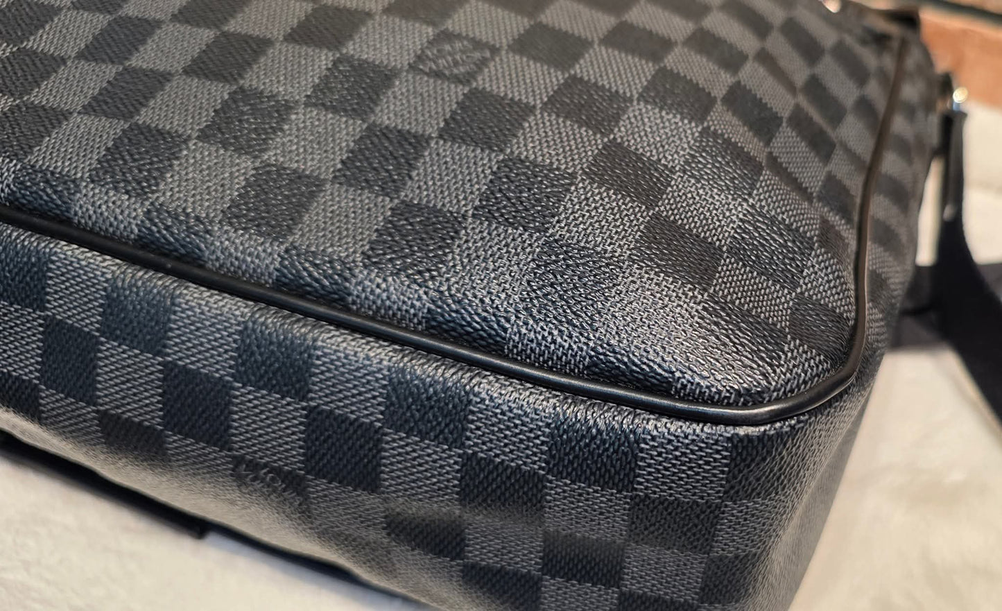 Authentic Louis Vuitton Daniel GM Damier Graphite