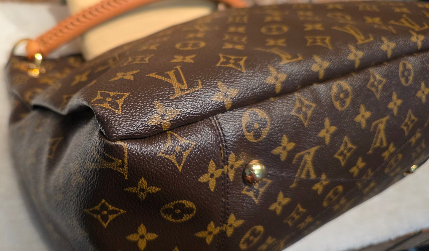 Authentic Louis Vuitton Artsy MM Monogram
